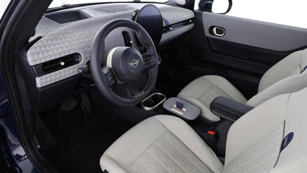 MINI Cooper Cabrio S-image-16