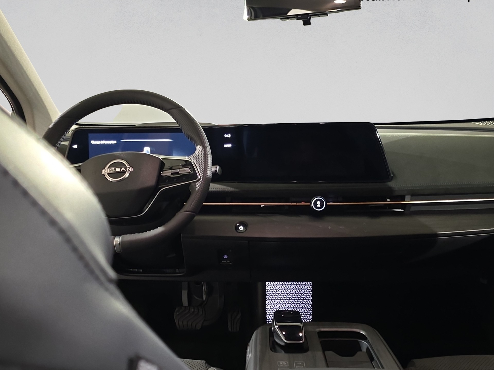 NISSAN Ariya 87 kWh e-4orce Evolve Allrad-image-9