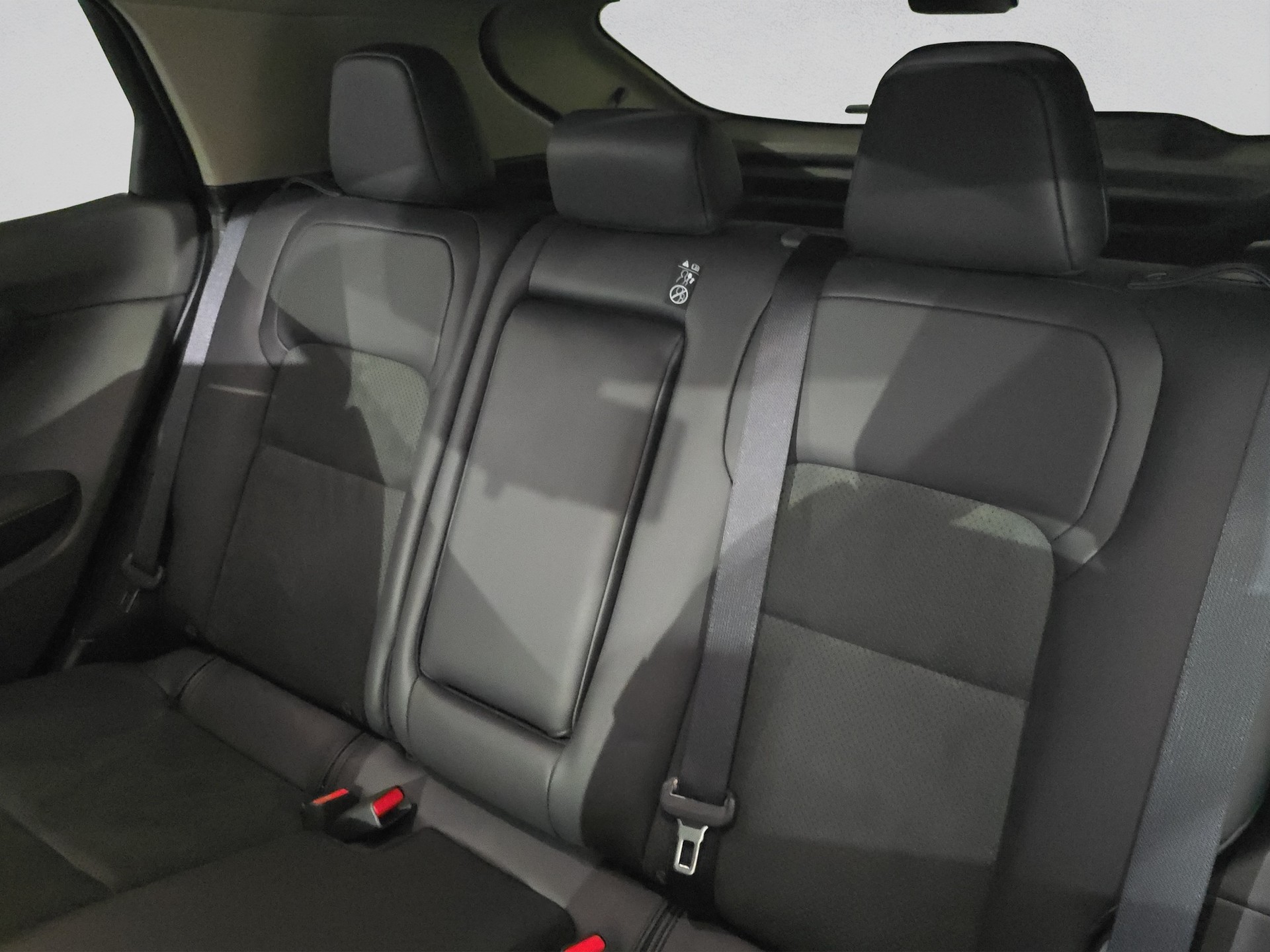 NISSAN Ariya 87 kWh e-4orce Evolve Allrad-image-10