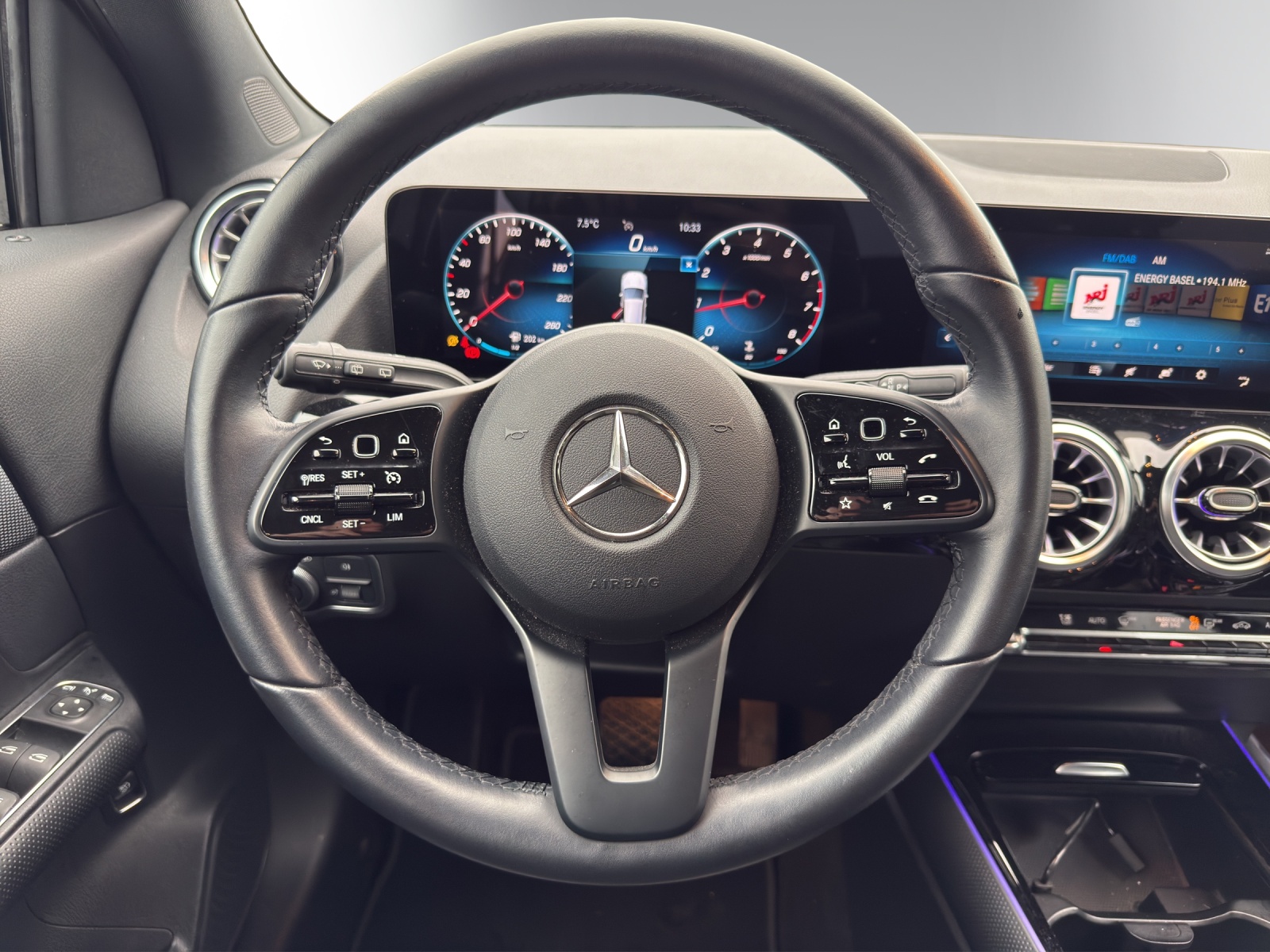 MERCEDES-BENZ GLA 250 Progressive4Matic-image-12