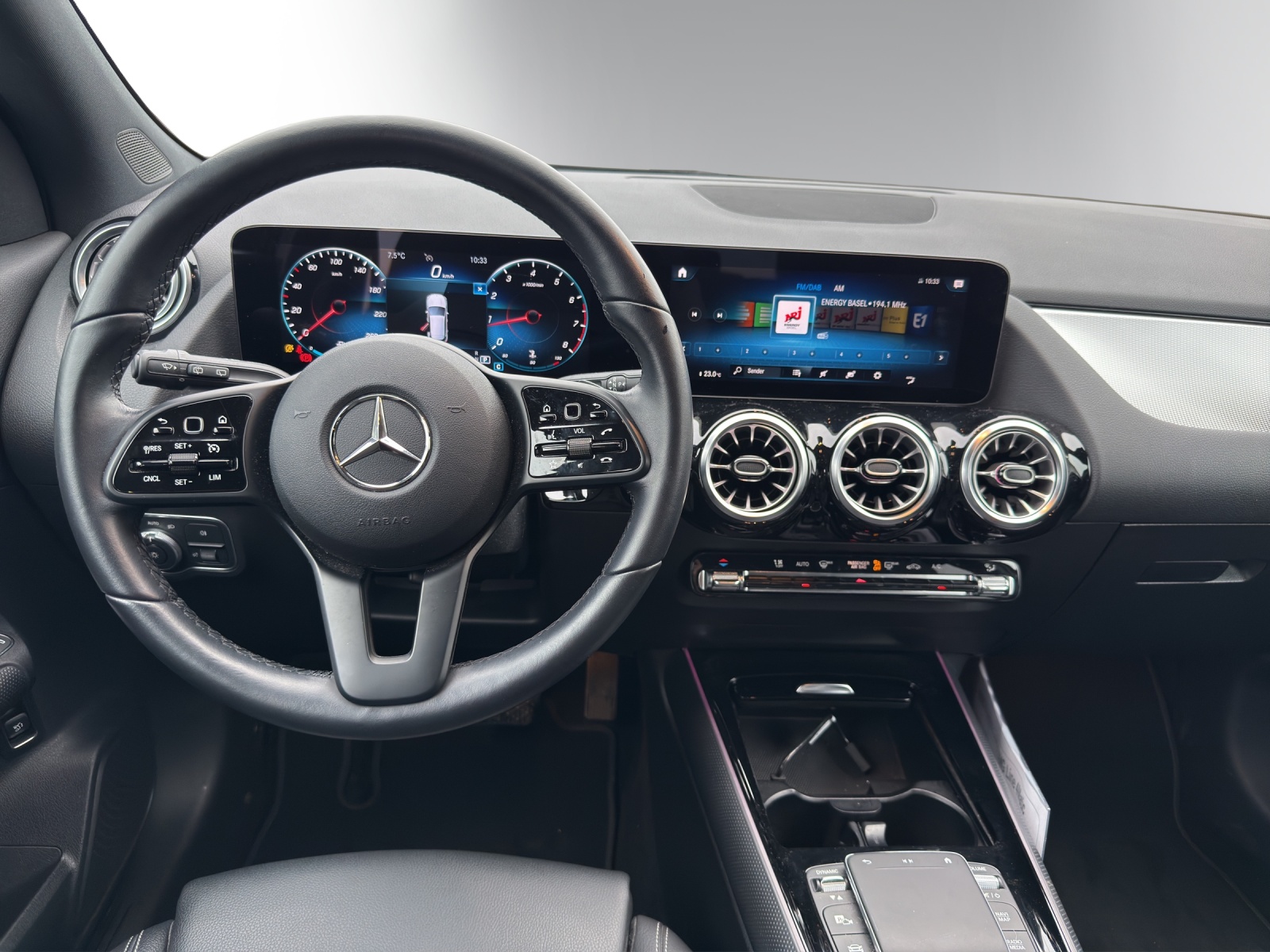 MERCEDES-BENZ GLA 250 Progressive4Matic-image-11
