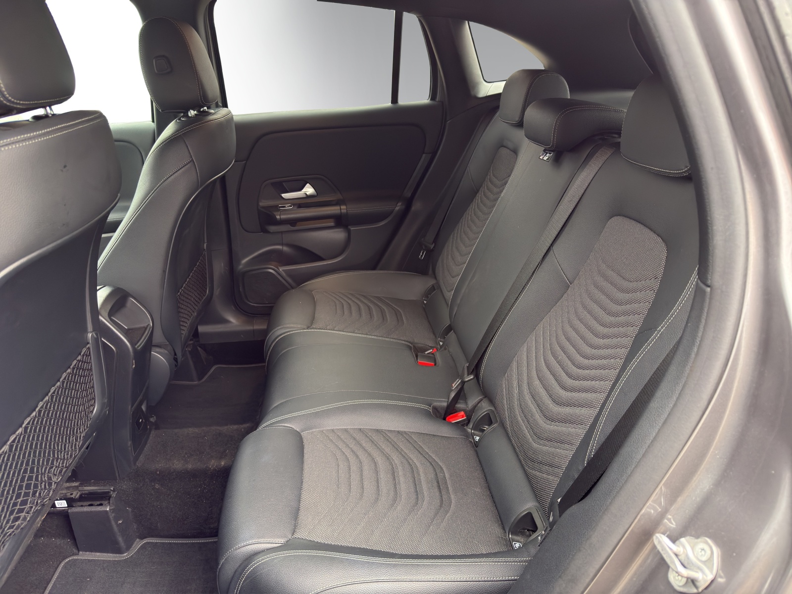 MERCEDES-BENZ GLA 250 Progressive4Matic-image-9