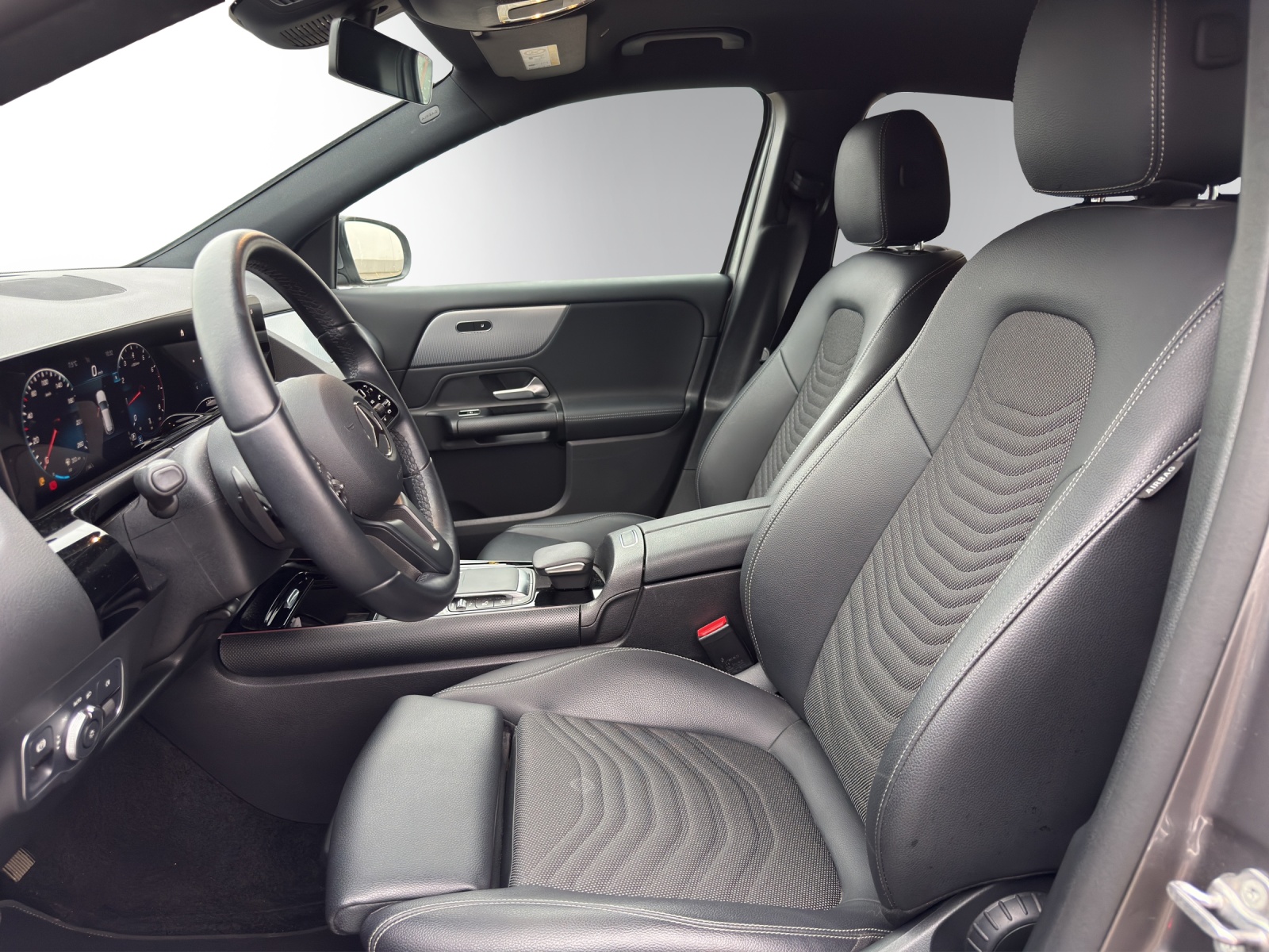 MERCEDES-BENZ GLA 250 Progressive4Matic-image-6