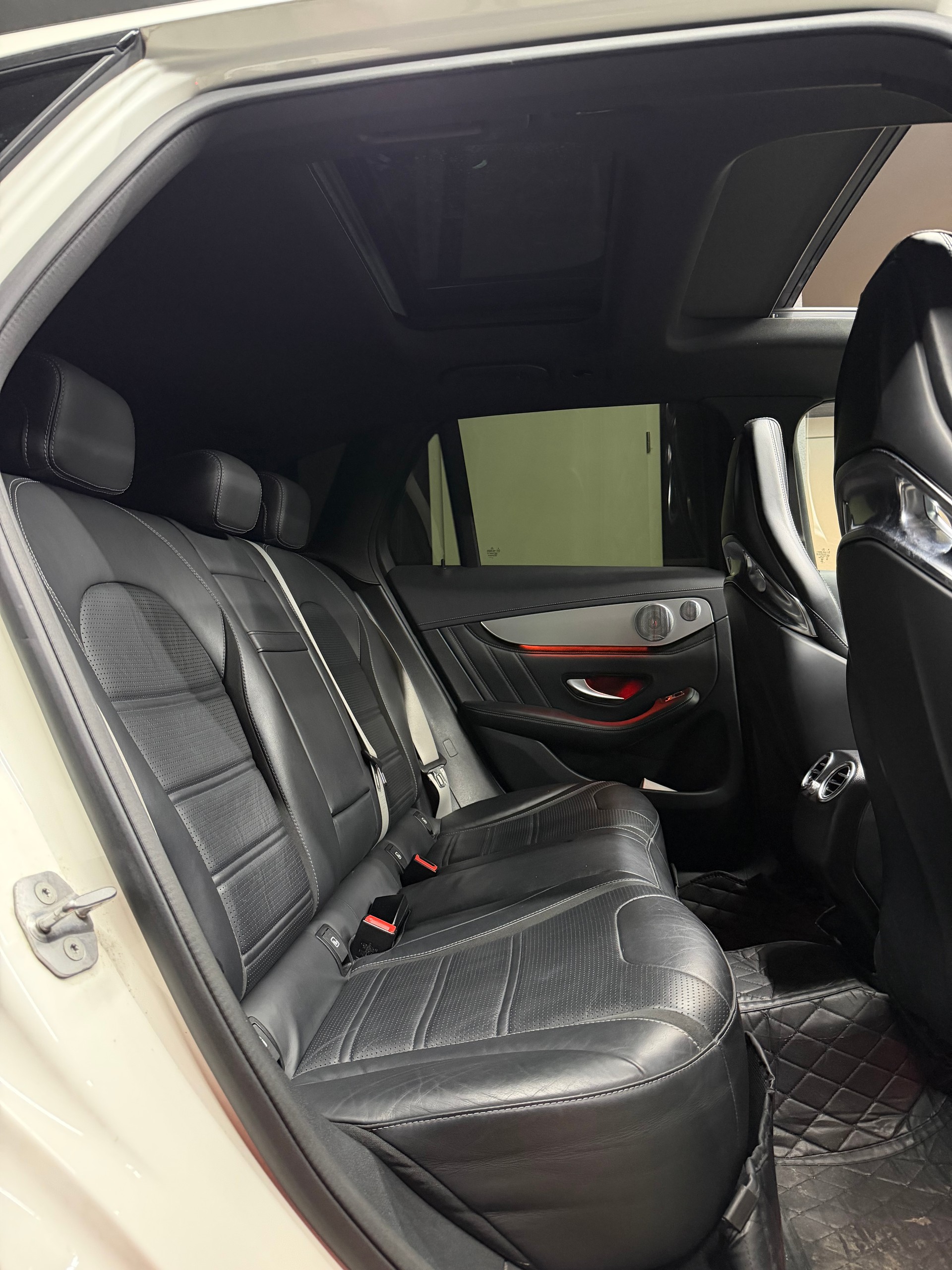 MERCEDES-BENZ GLC 63 S AMG 4Matic 9G-Tronic-image-15
