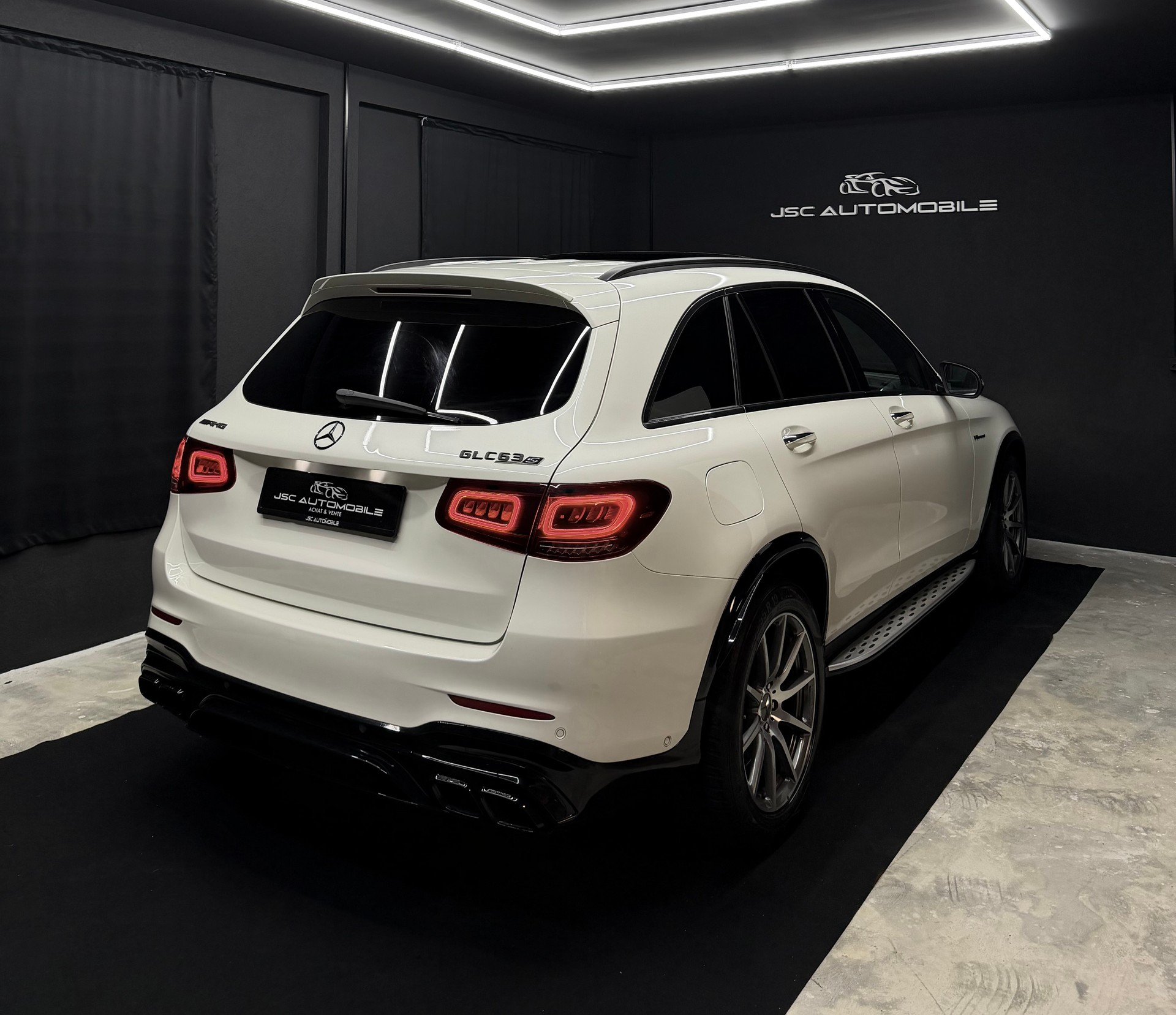 MERCEDES-BENZ GLC 63 S AMG 4Matic 9G-Tronic-showroom-element-3