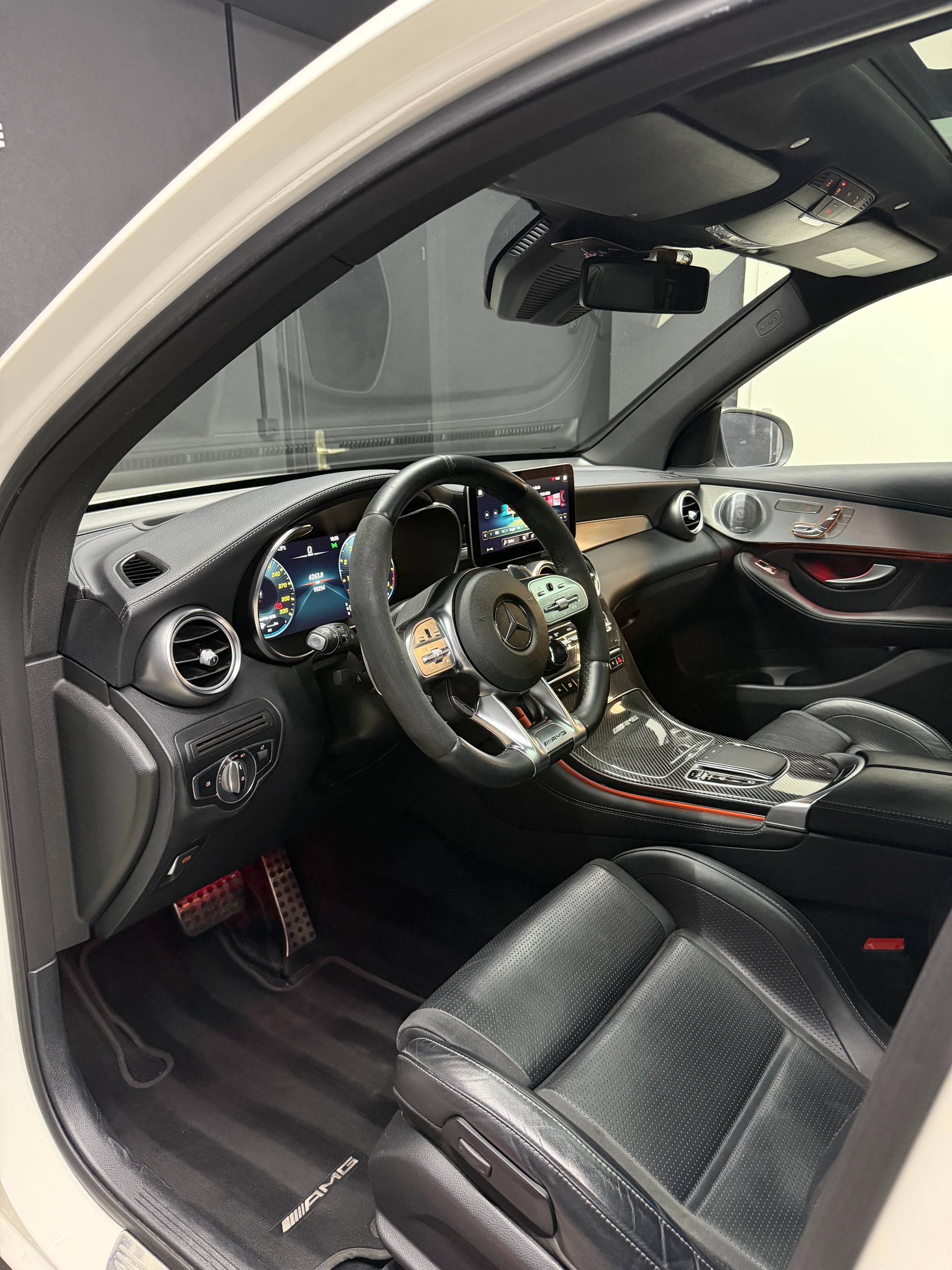 MERCEDES-BENZ GLC 63 S AMG 4Matic 9G-Tronic-image-11
