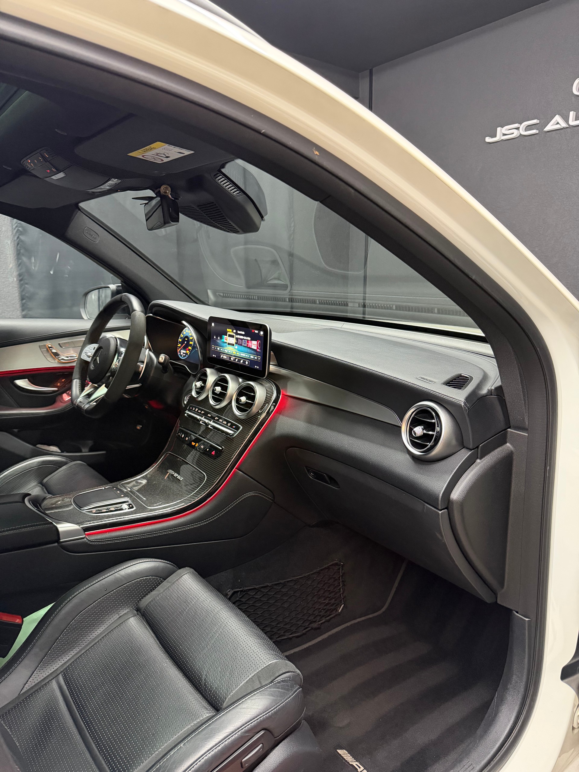 MERCEDES-BENZ GLC 63 S AMG 4Matic 9G-Tronic-image-13