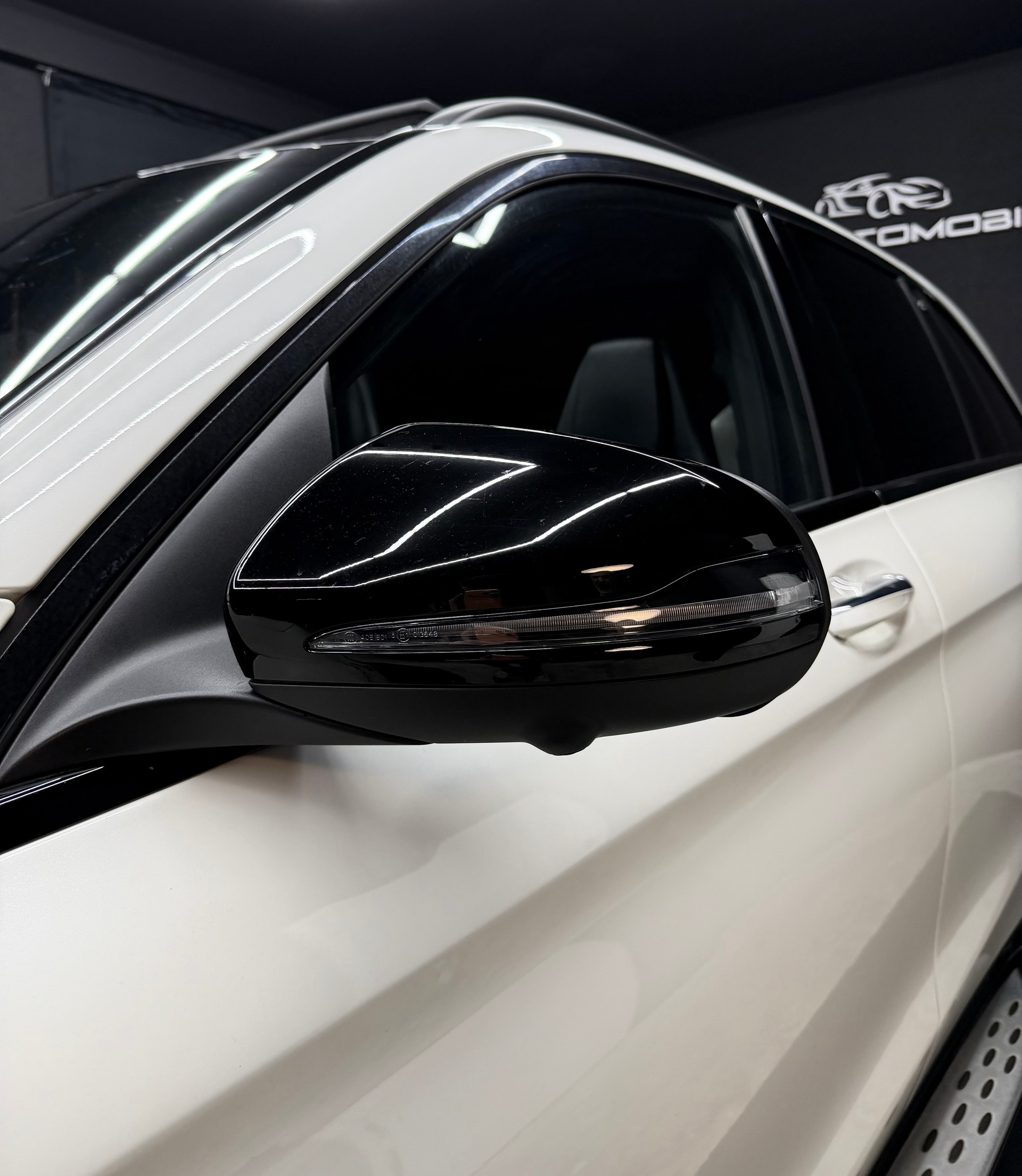 MERCEDES-BENZ GLC 63 S AMG 4Matic 9G-Tronic-image-9
