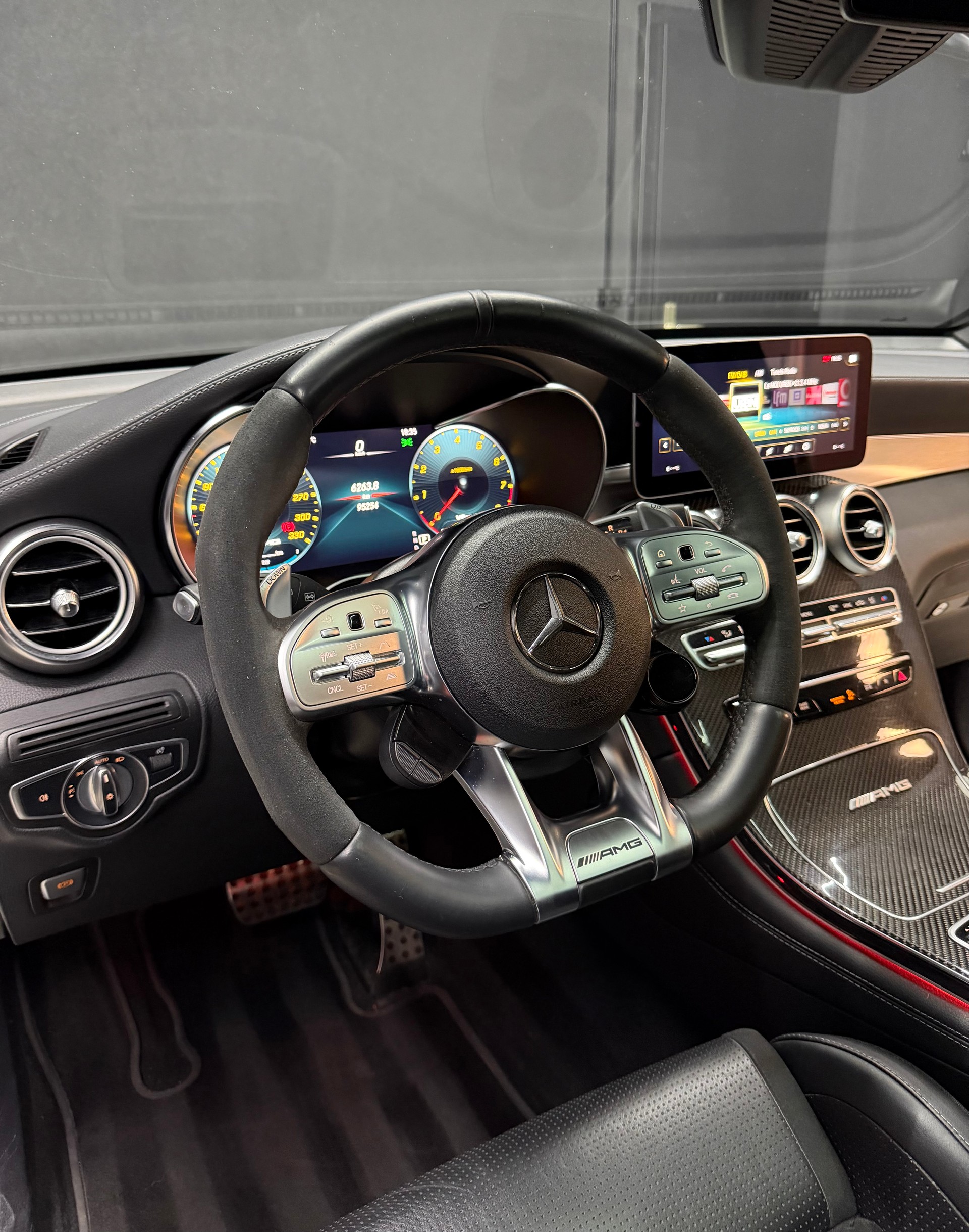 MERCEDES-BENZ GLC 63 S AMG 4Matic 9G-Tronic-image-21