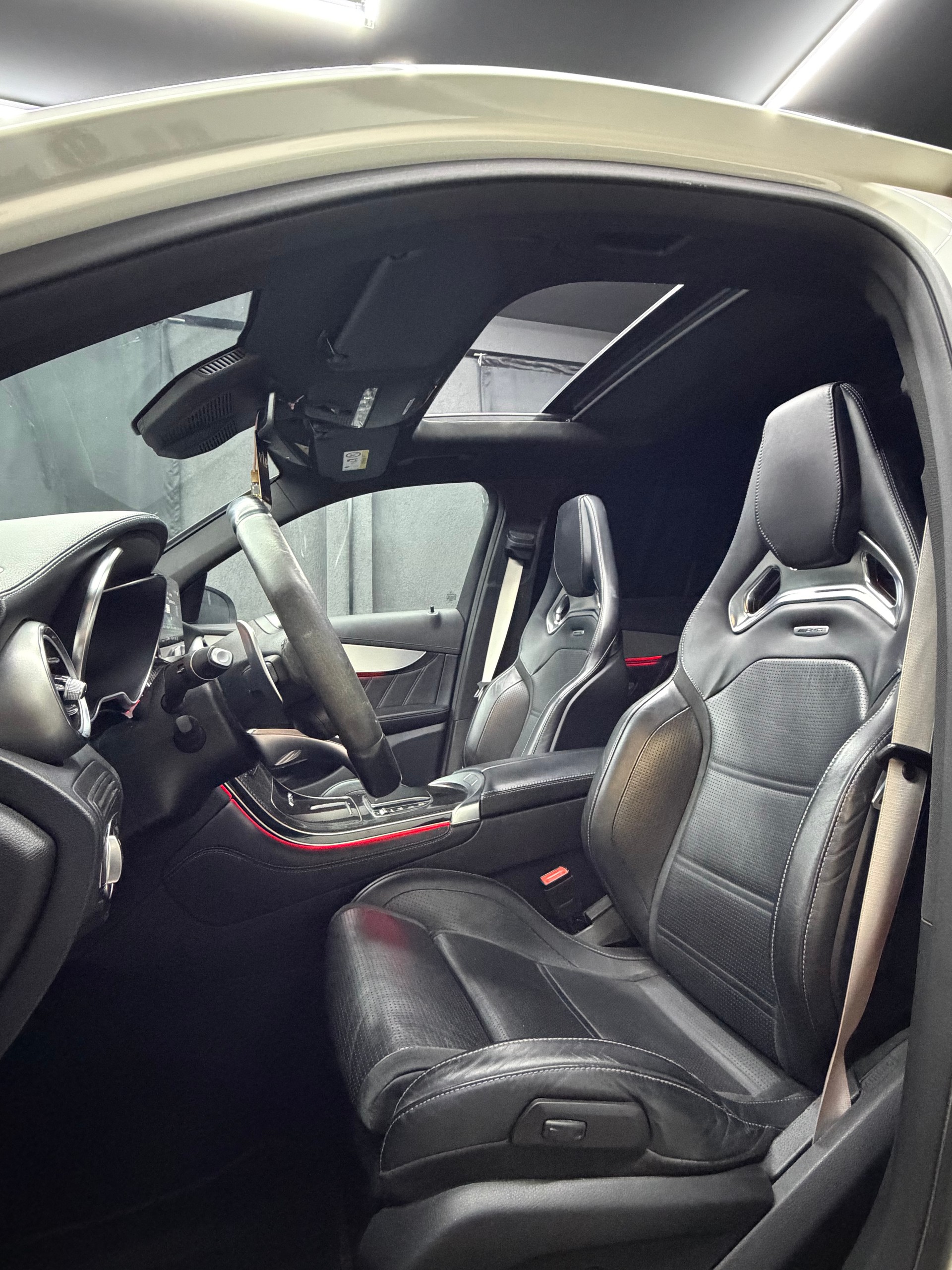 MERCEDES-BENZ GLC 63 S AMG 4Matic 9G-Tronic-image-12