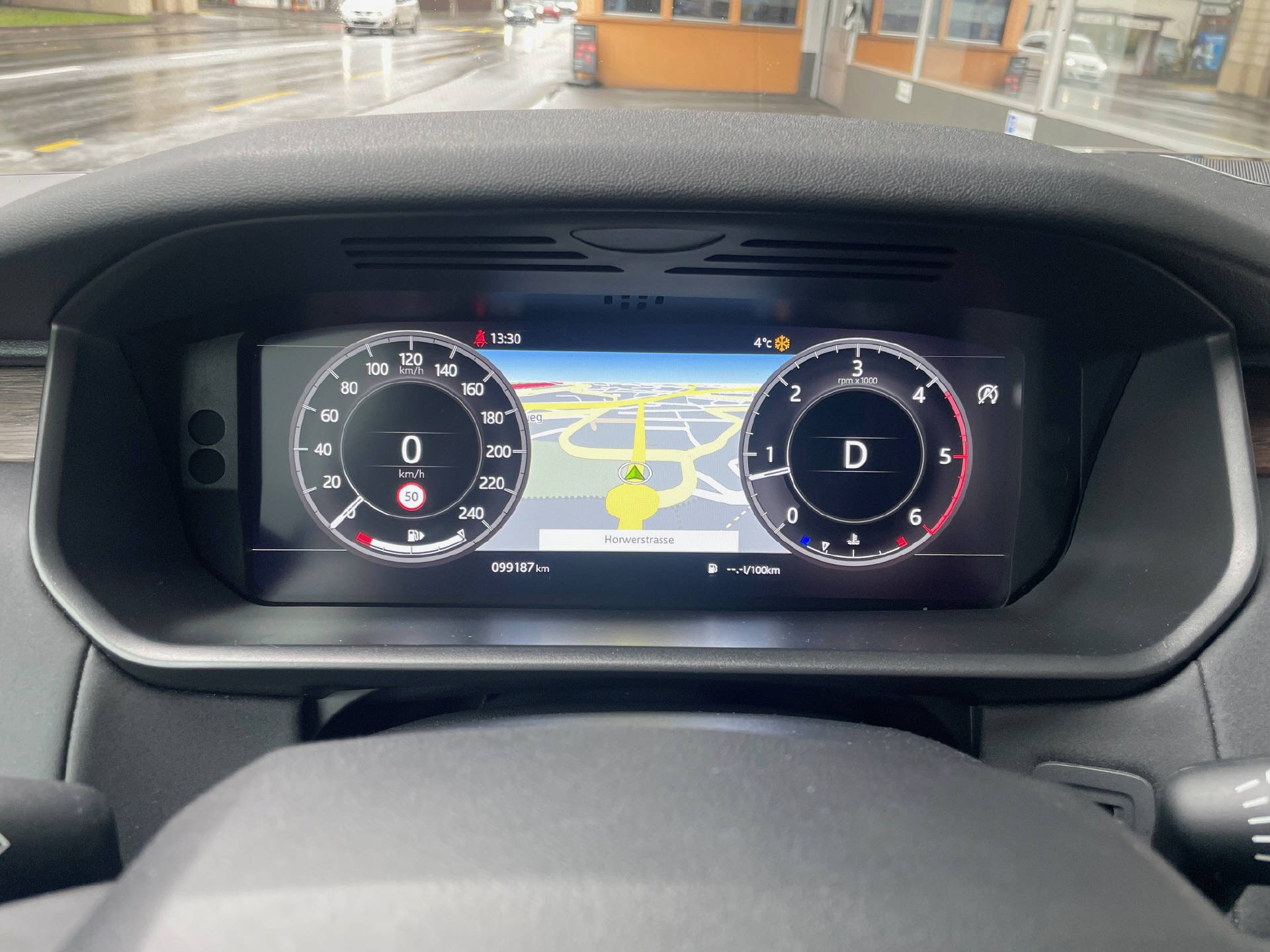 LAND ROVER Discovery 2.0 SD4 HSE-image-6