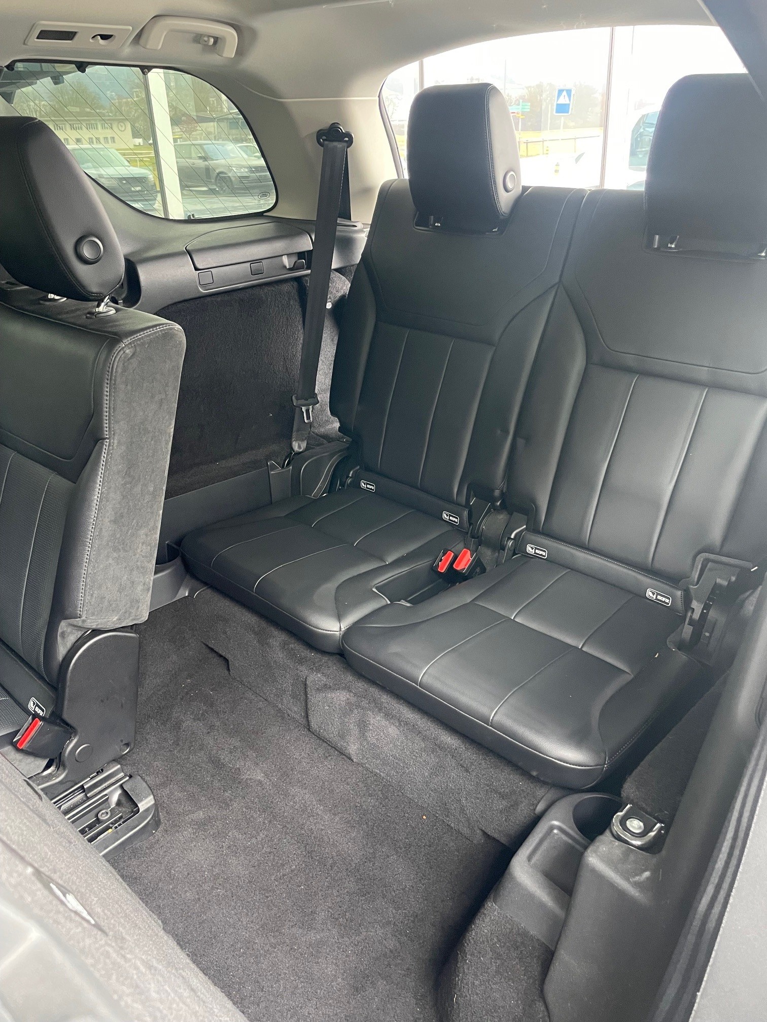 LAND ROVER Discovery 2.0 SD4 HSE-image-18