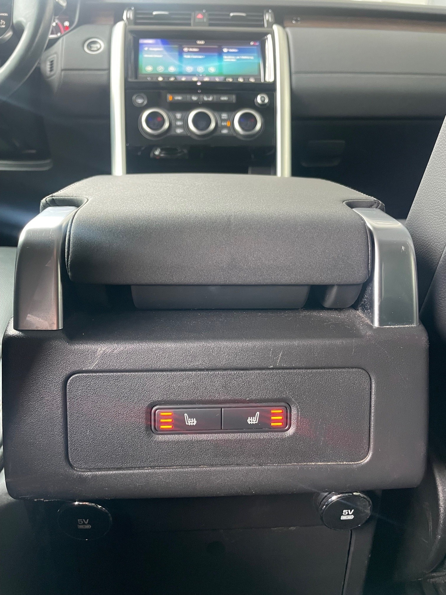 LAND ROVER Discovery 2.0 SD4 HSE-image-17