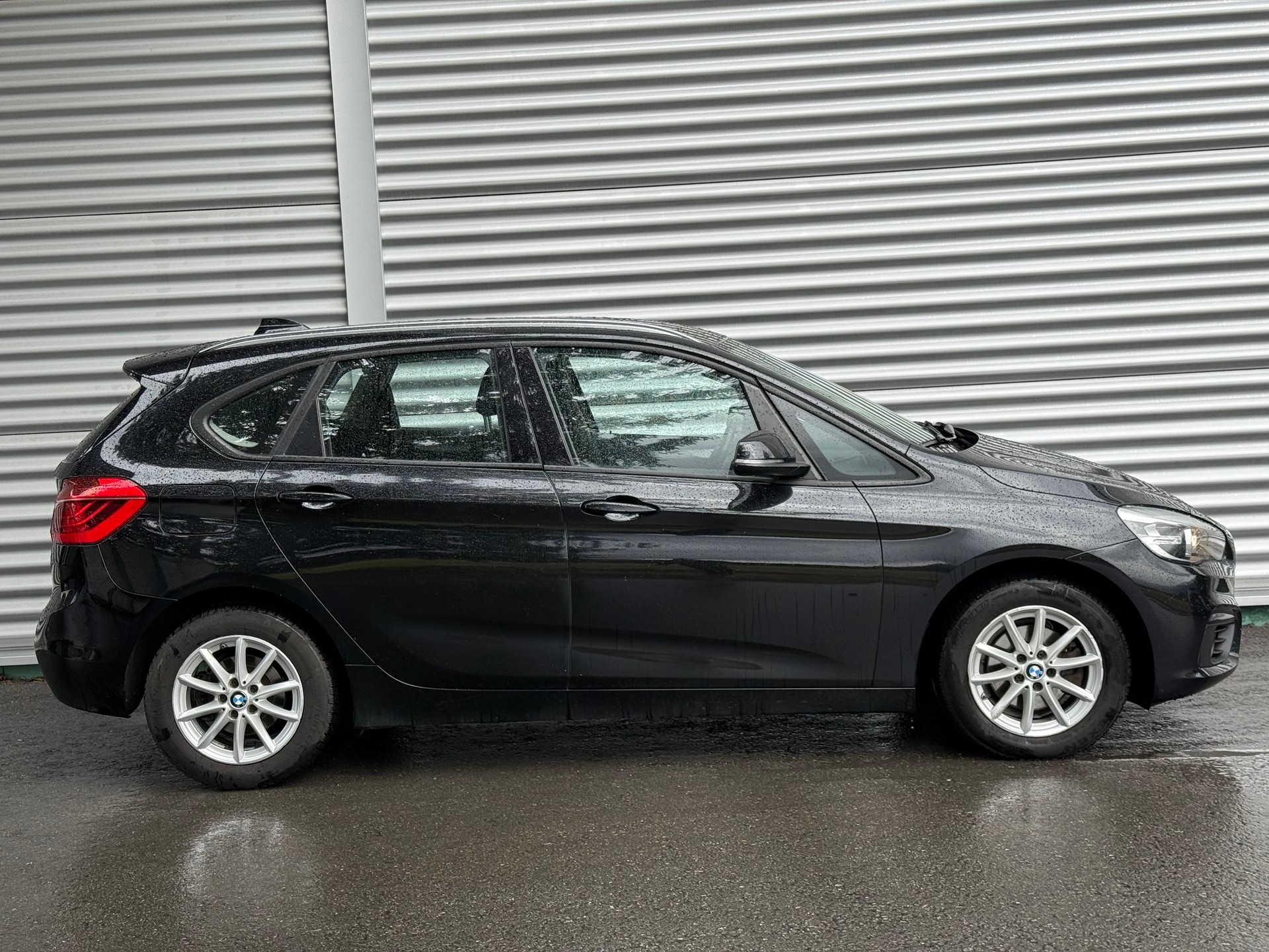 BMW 218d Active Tourer Luxury Line-image-3