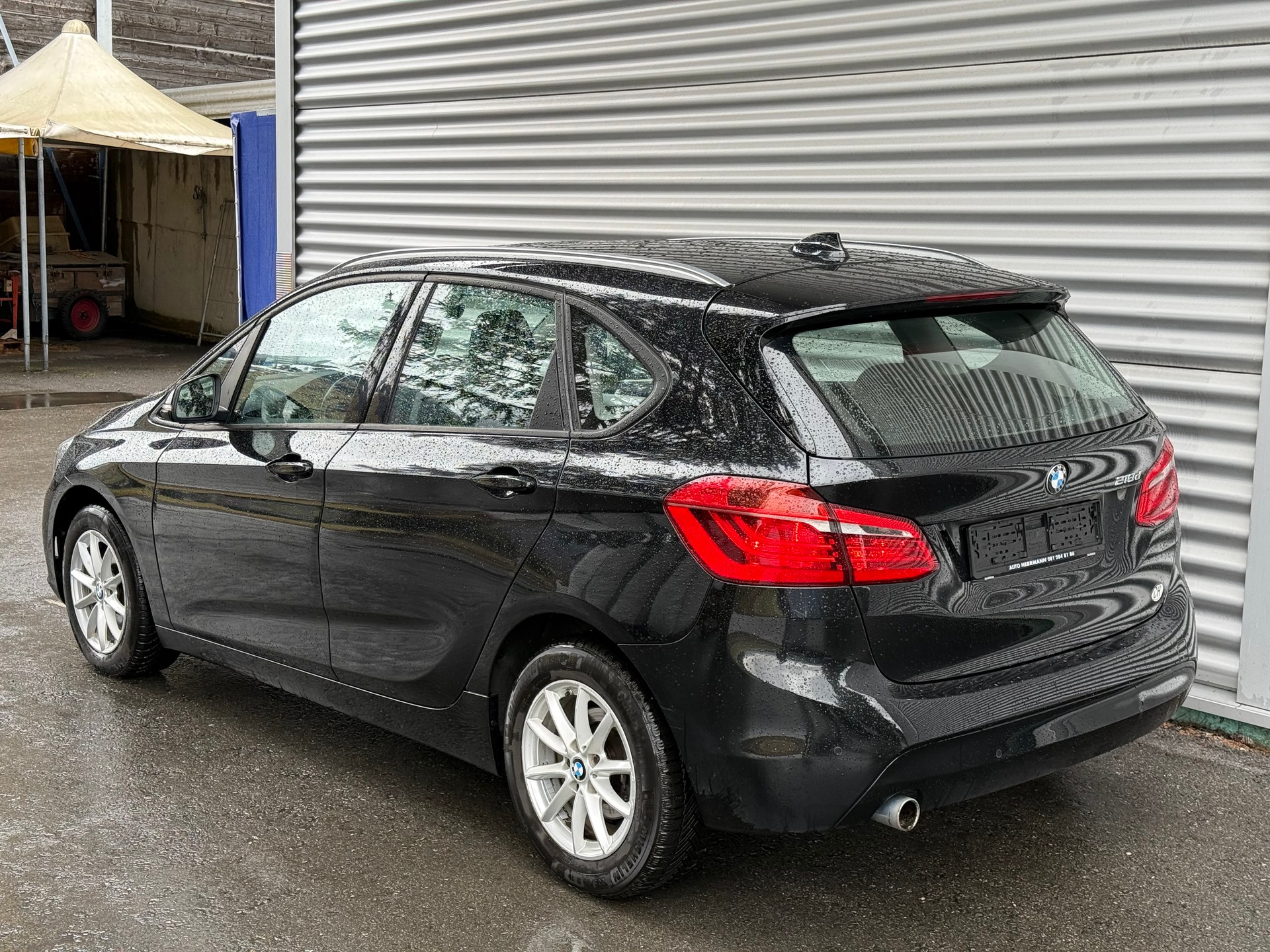 BMW 218d Active Tourer Luxury Line-image-1