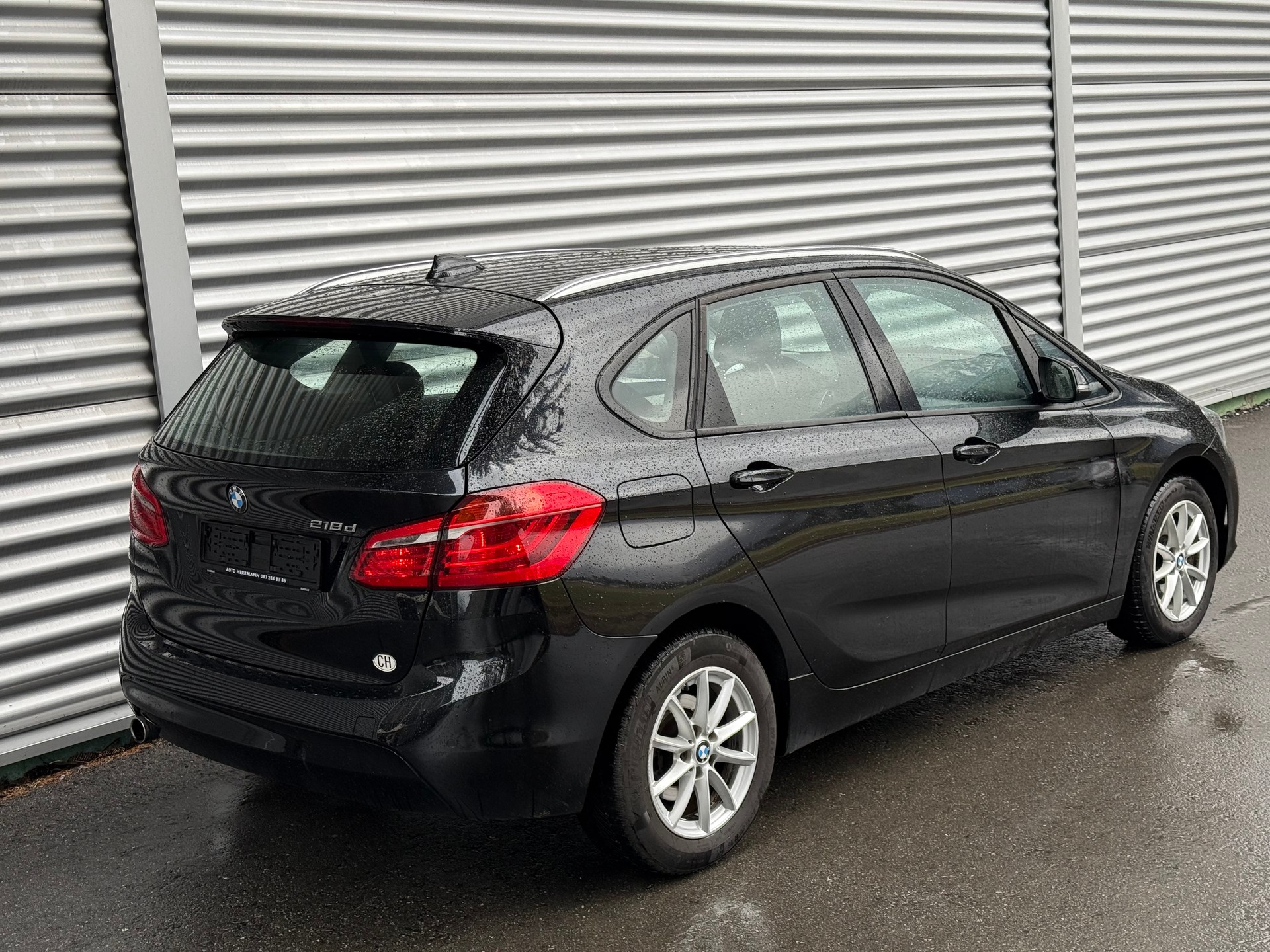 BMW 218d Active Tourer Luxury Line-image-4