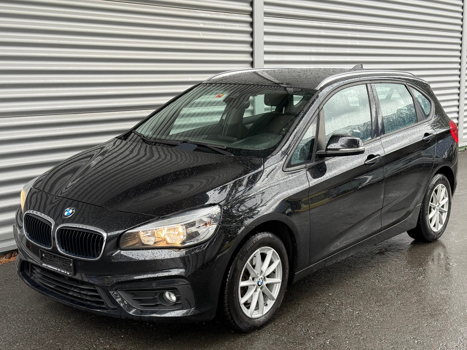 BMW 218d Active Tourer Luxury Line-image-0