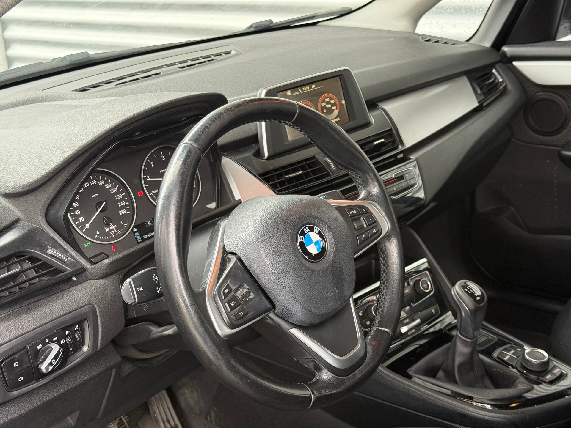 BMW 218d Active Tourer Luxury Line-image-7