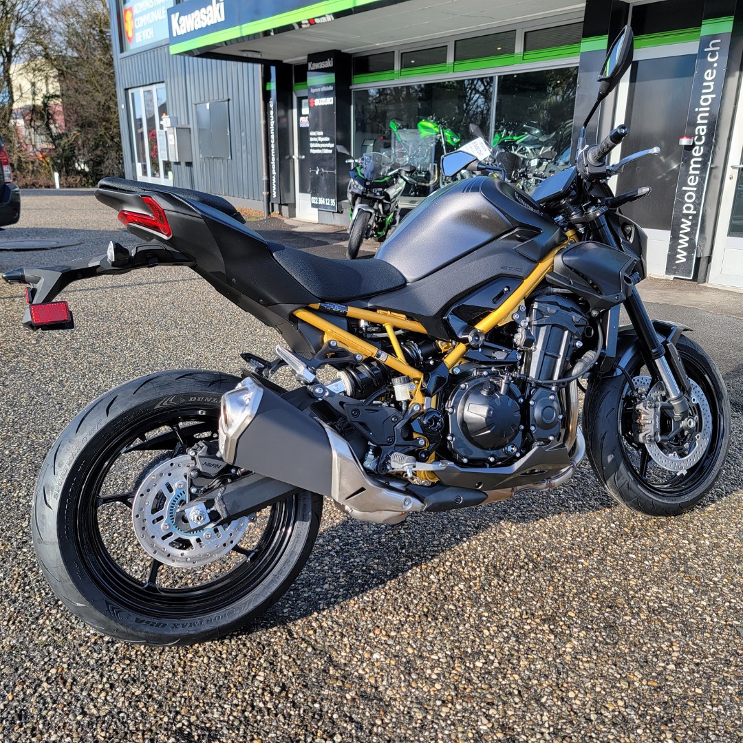 KAWASAKI Z 900-image-10