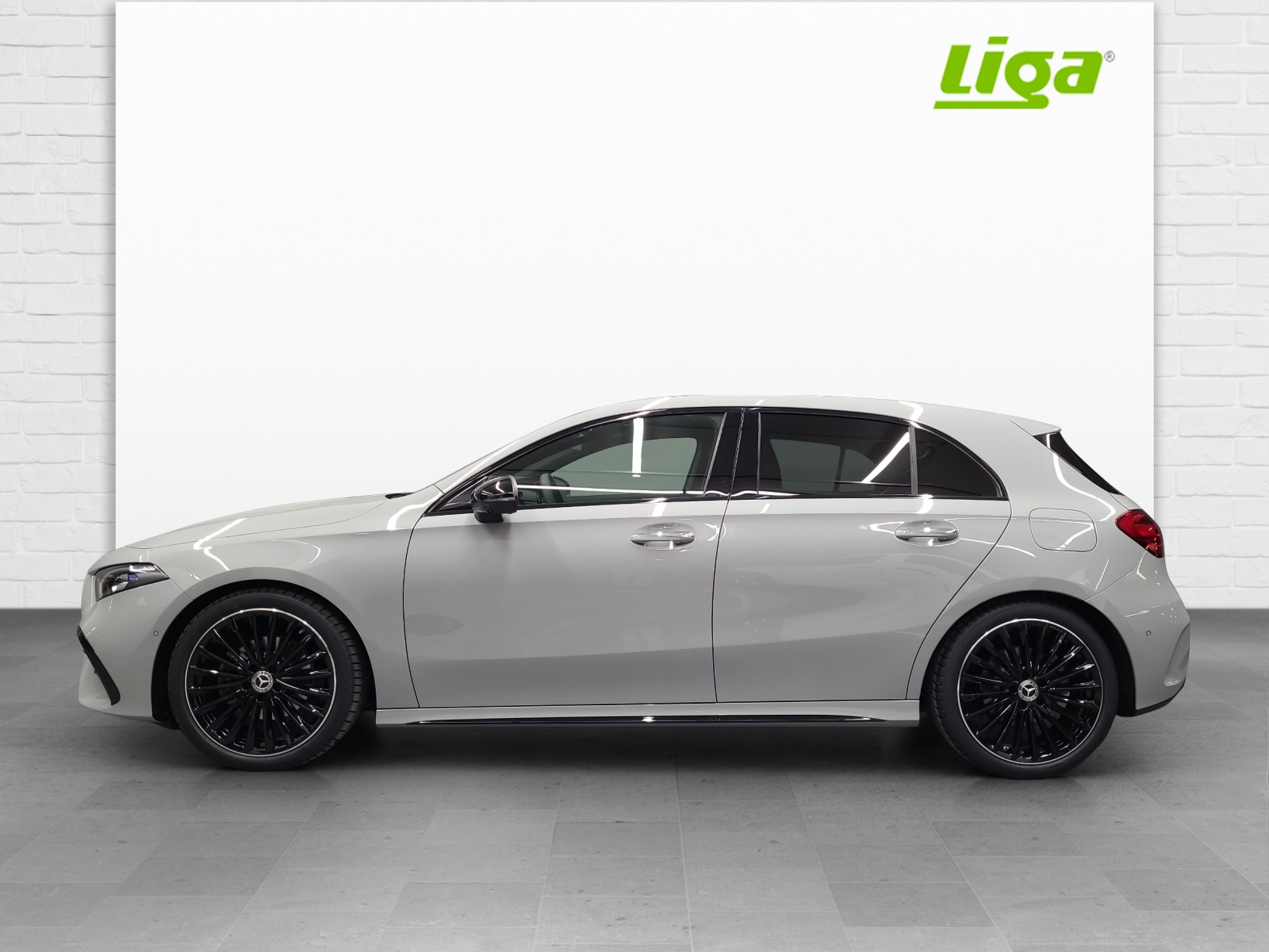 MERCEDES-BENZ A 200 AMG Line Night Star-image-0