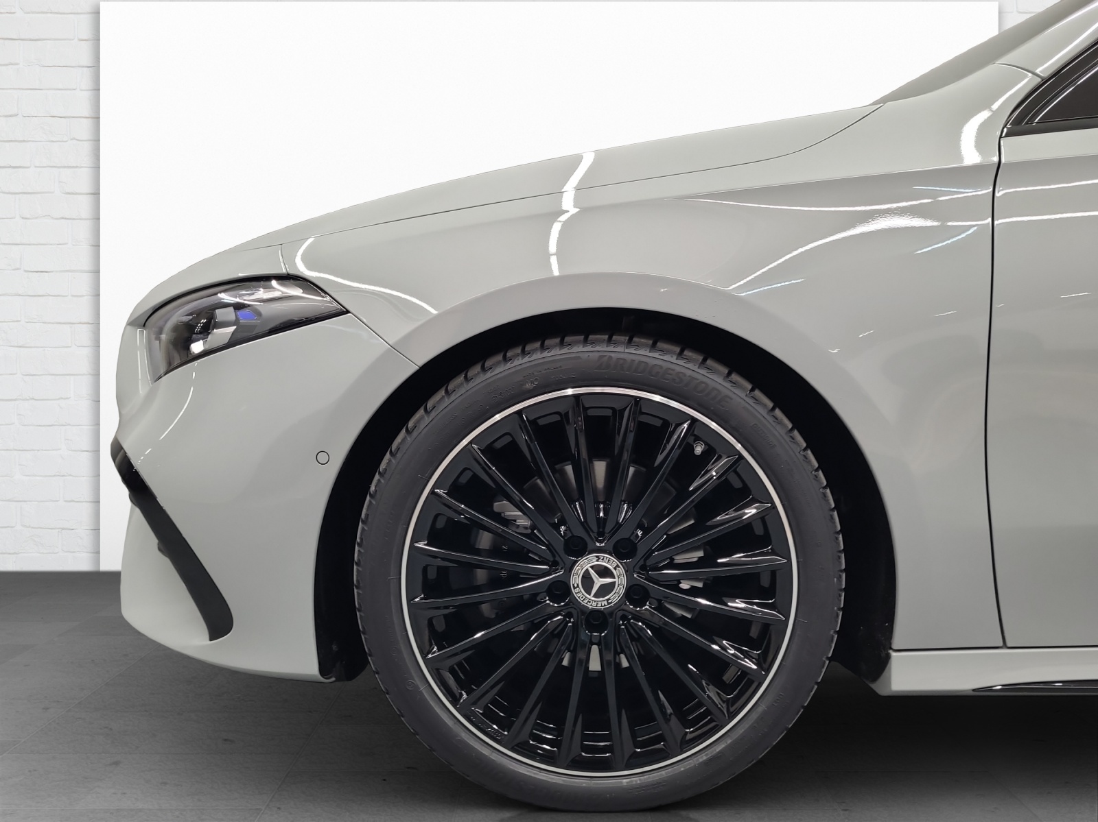 MERCEDES-BENZ A 200 AMG Line Night Star-image-5