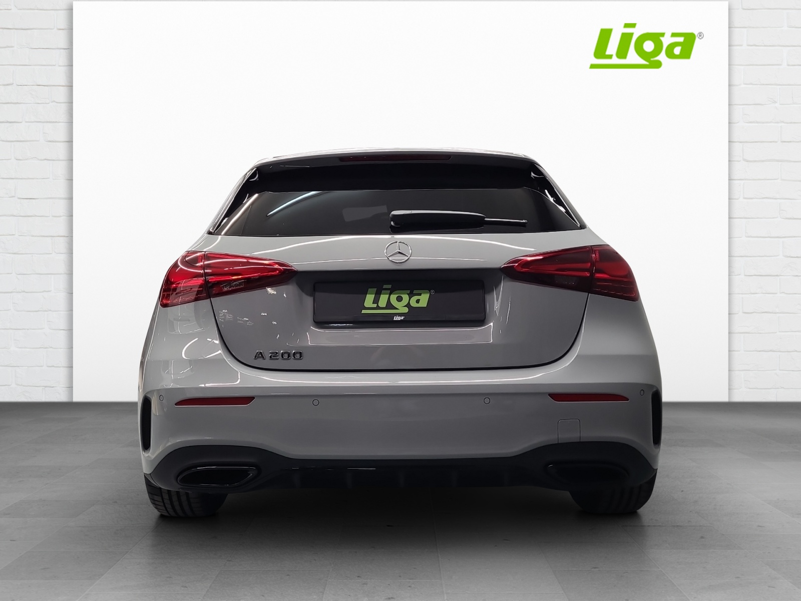 MERCEDES-BENZ A 200 AMG Line Night Star-image-4