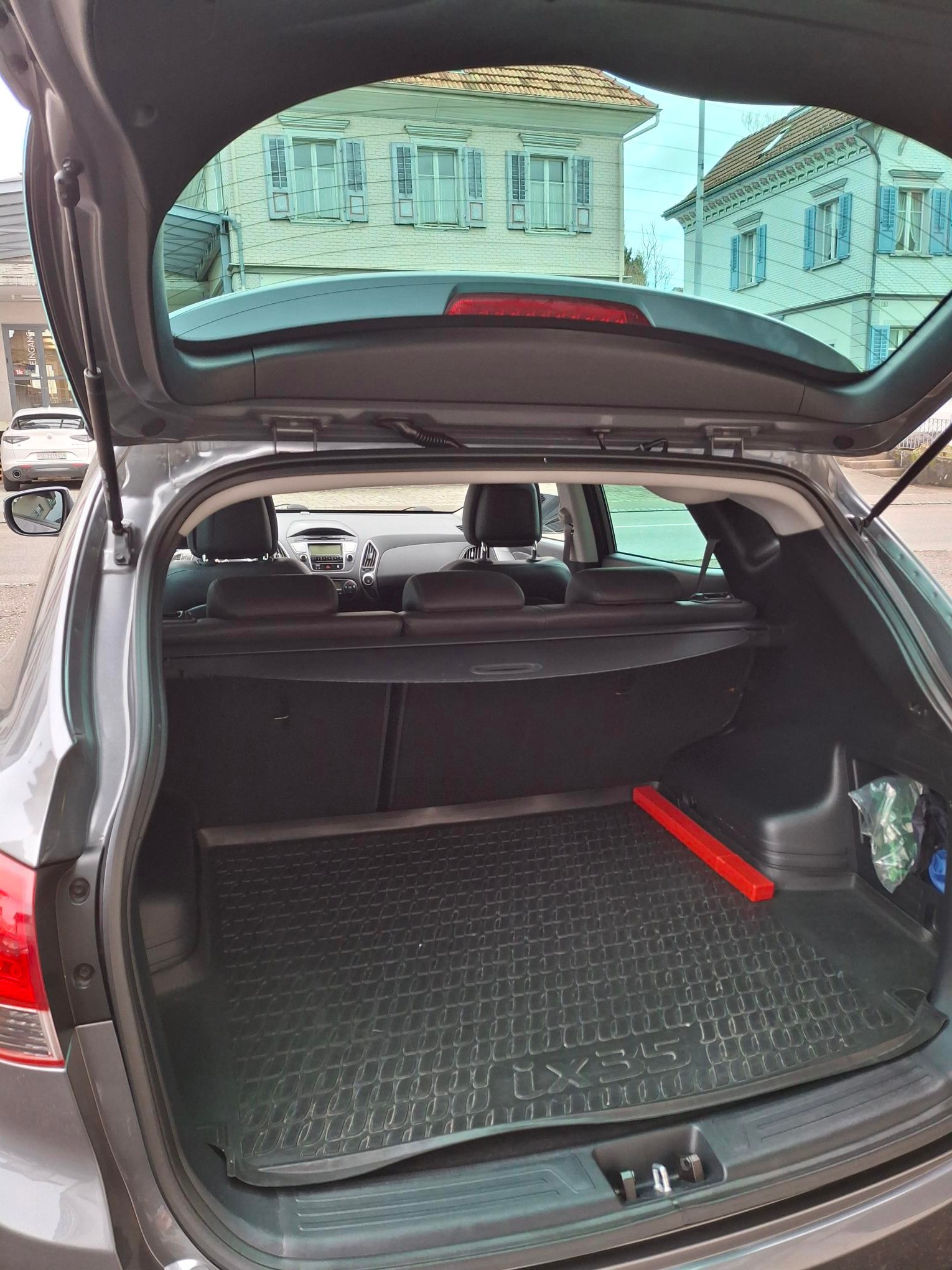 HYUNDAI iX 35 2.0 CRDi Premium 4WD Automatic-image-10