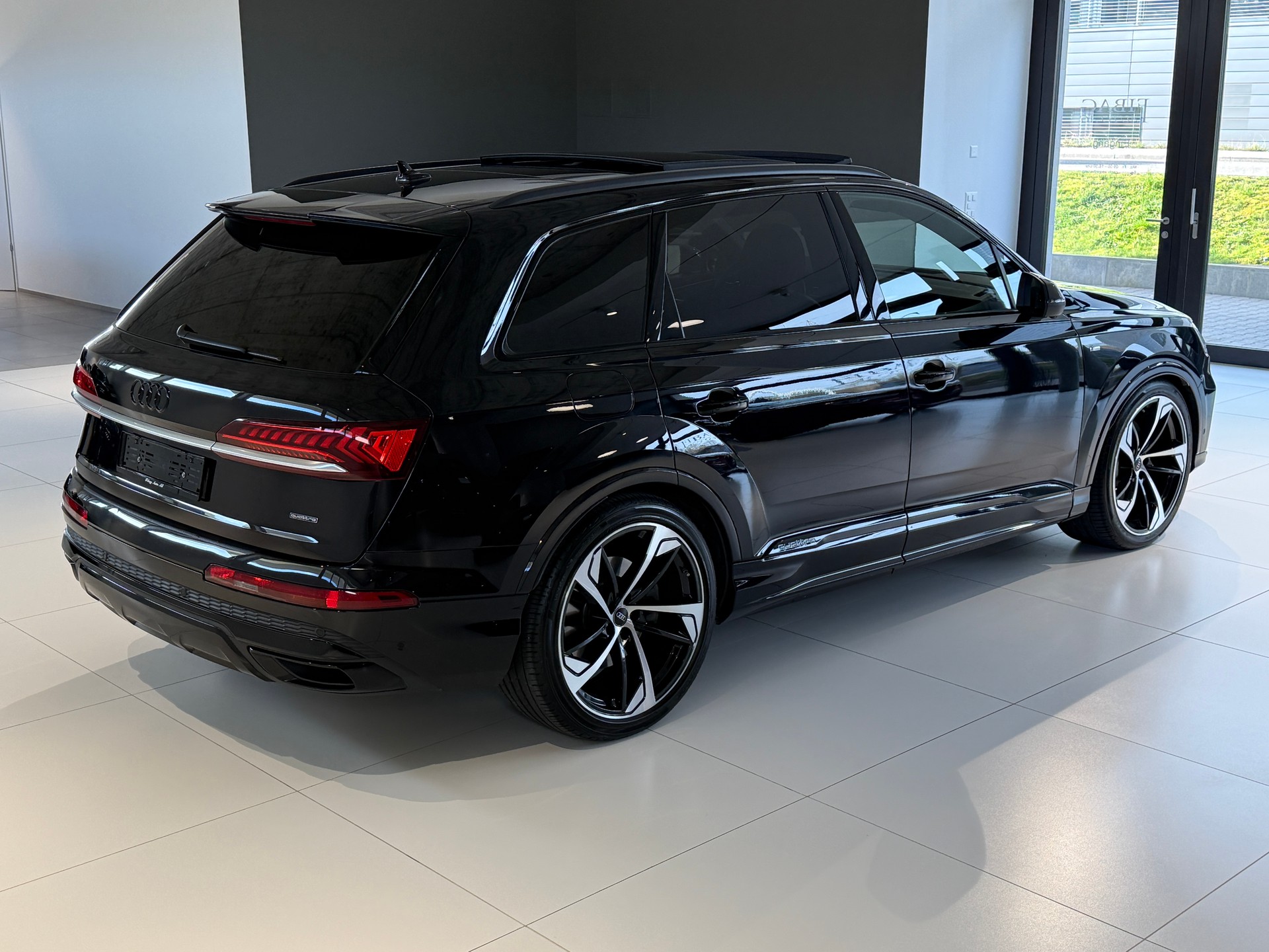 AUDI Q7 50 TDI quattro S Line tiptronic ***7-PLATZ***PANORAMADACH***LENKRADHEIZUNG***LUFTFEDERUNG***ALL-BLACK***-image-44