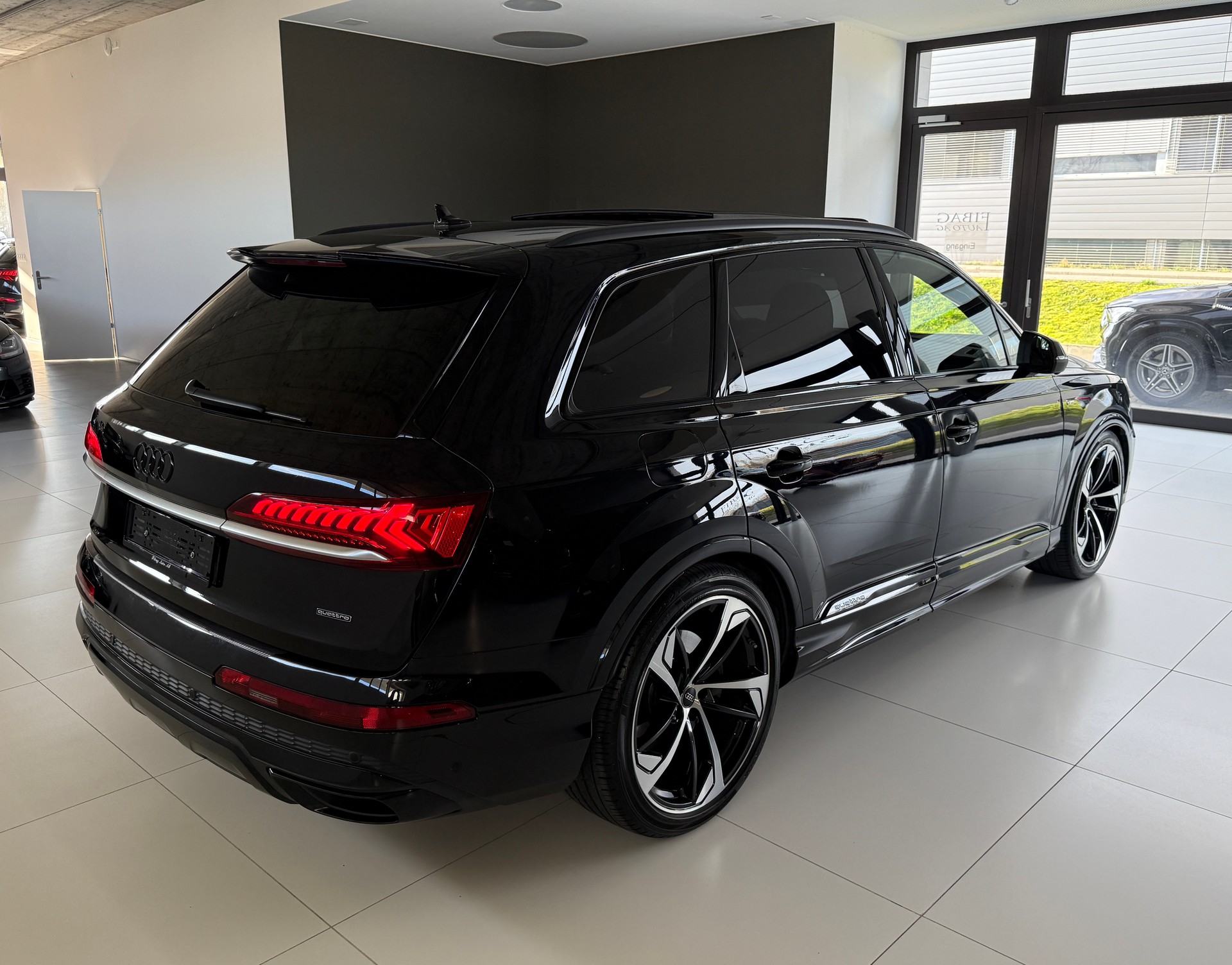 AUDI Q7 50 TDI quattro S Line tiptronic ***7-PLATZ***PANORAMADACH***LENKRADHEIZUNG***LUFTFEDERUNG***ALL-BLACK***-image-45