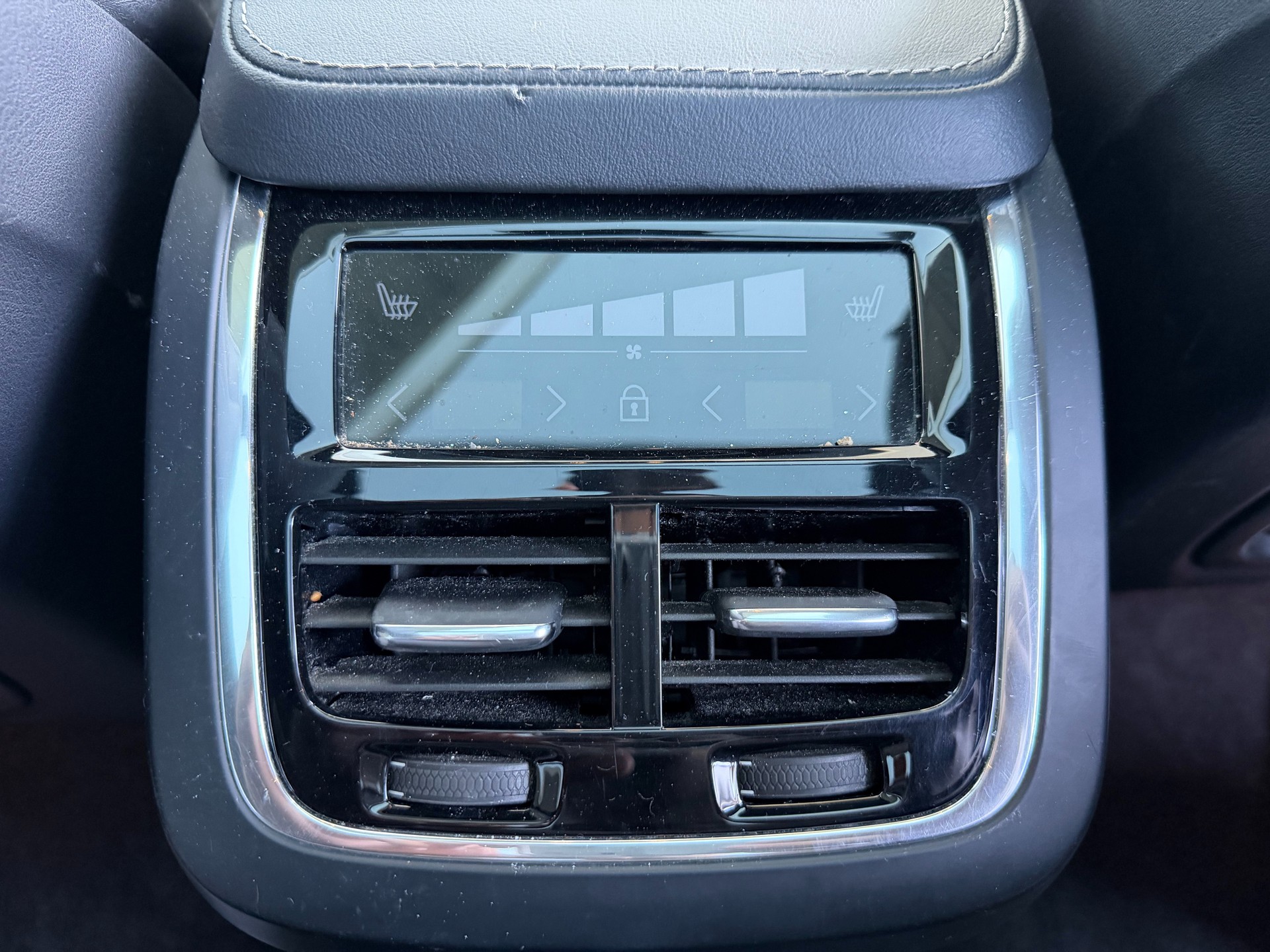 VOLVO XC90 B5 Diesel Mild Hybrid AWD R-Design Geartronic-image-8