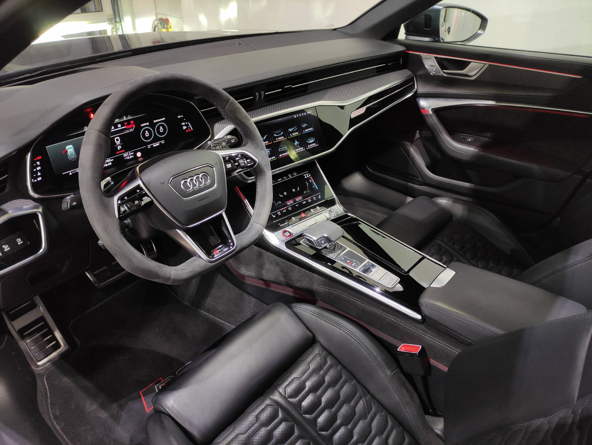 AUDI RS6 Avant 4.0 V8 TFSI quattro T-Tronic-showroom-element-2