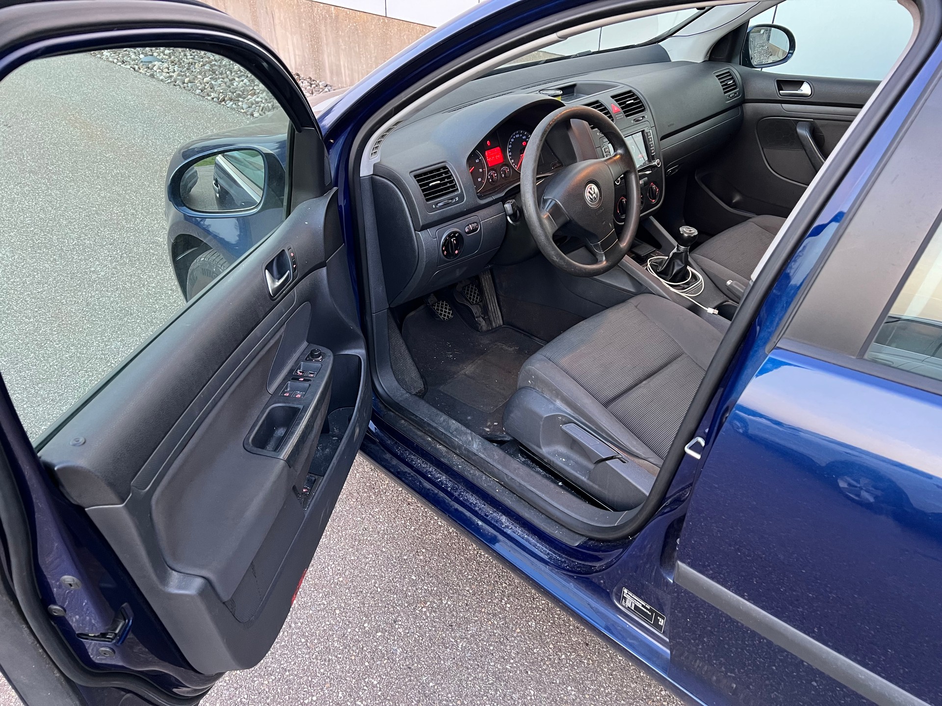 VW Golf 1.6 FSI Trendline-image-5