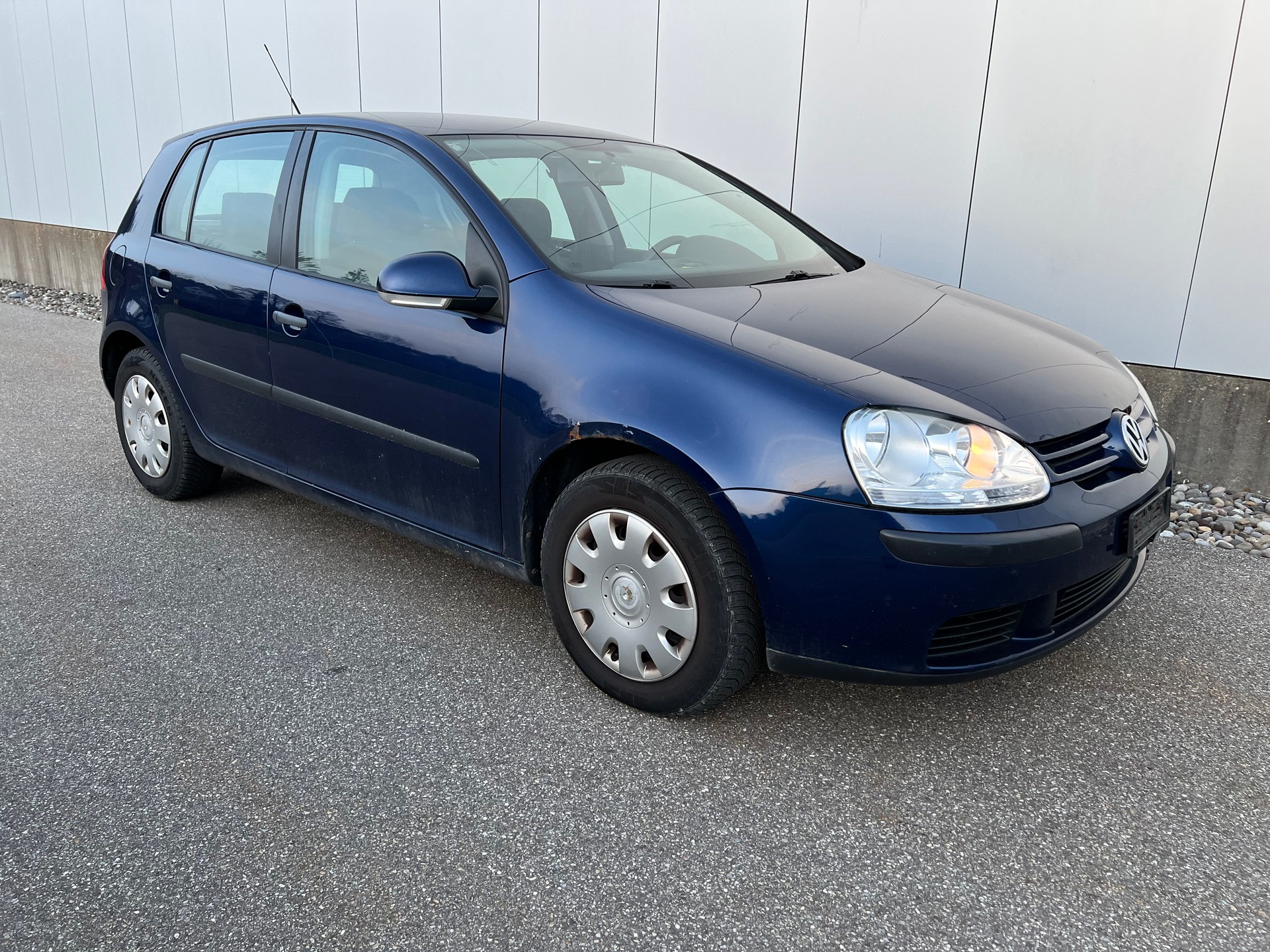 VW Golf 1.6 FSI Trendline-image-1