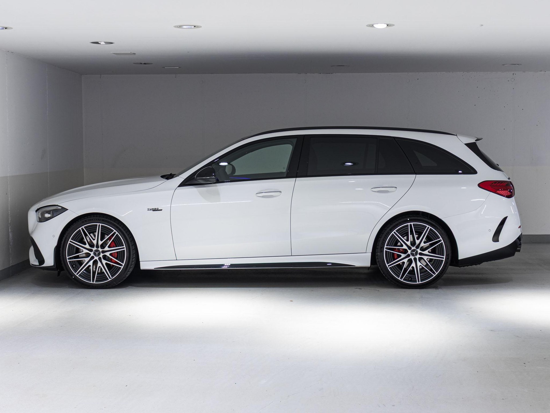 MERCEDES-BENZ C 43 AMG 4MATIC T-Modell "Executive Edition"-image-4