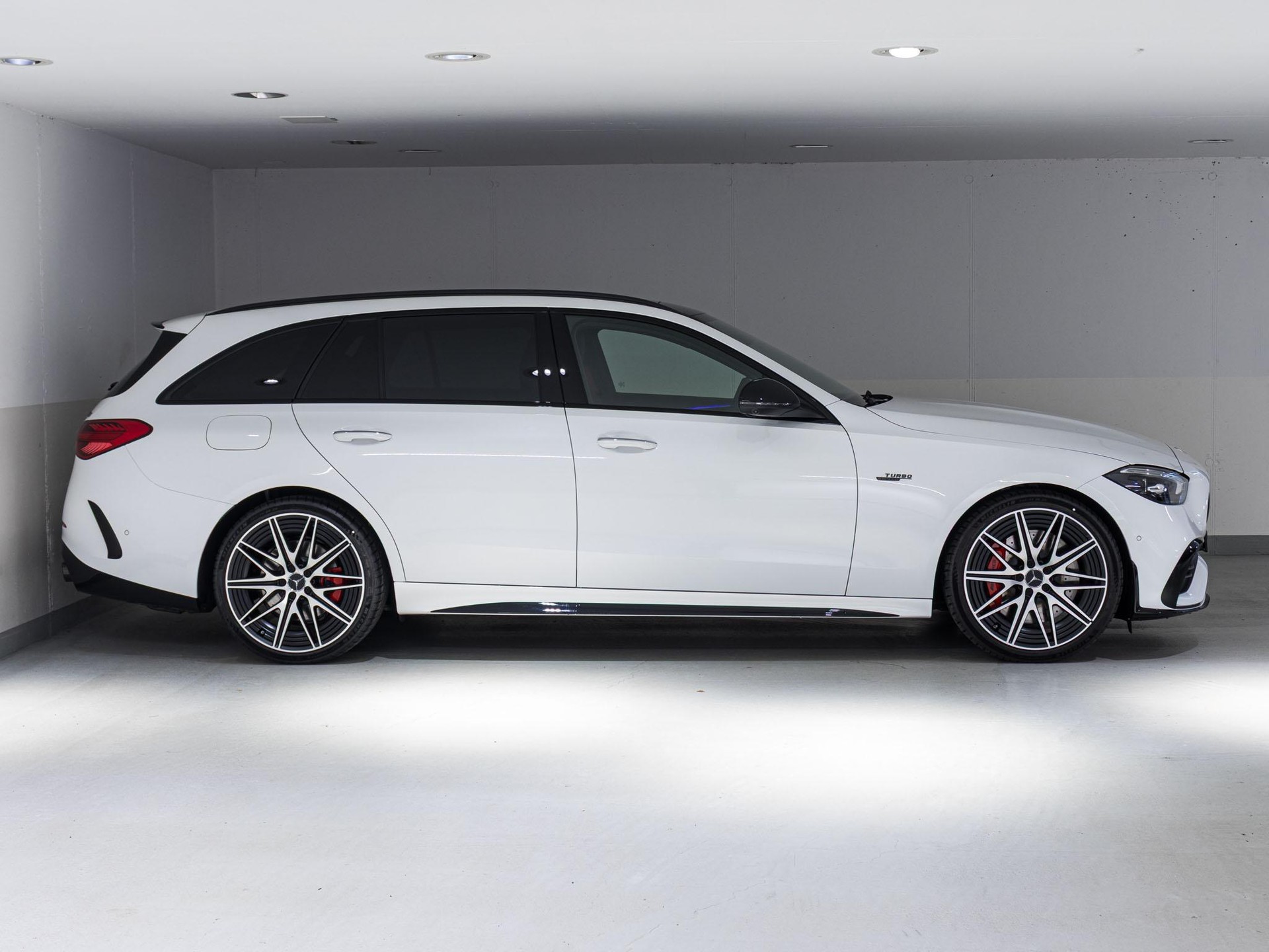 MERCEDES-BENZ C 43 AMG 4MATIC T-Modell "Executive Edition"-image-1
