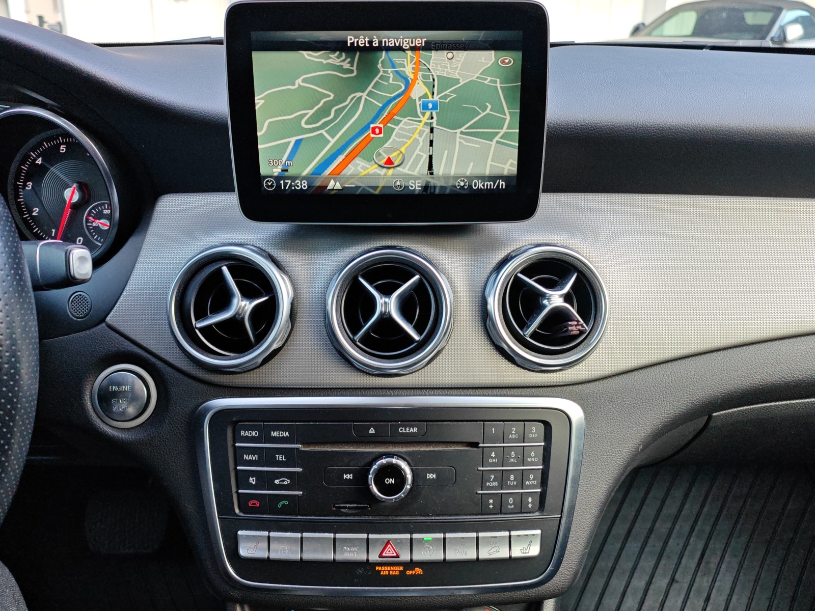 MERCEDES-BENZ GLA 250 Urban 4Matic 7G-DCT [Expertise du jour + Garantie 12 mois + Service & Immat. Offerts]-image-15