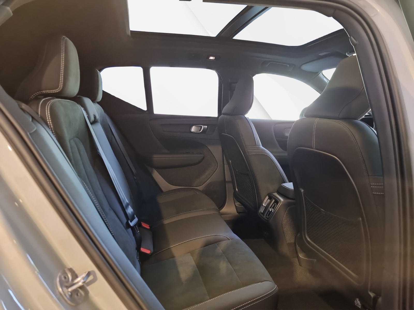 VOLVO EX40 Twin Performance Ultra AWD-image-8