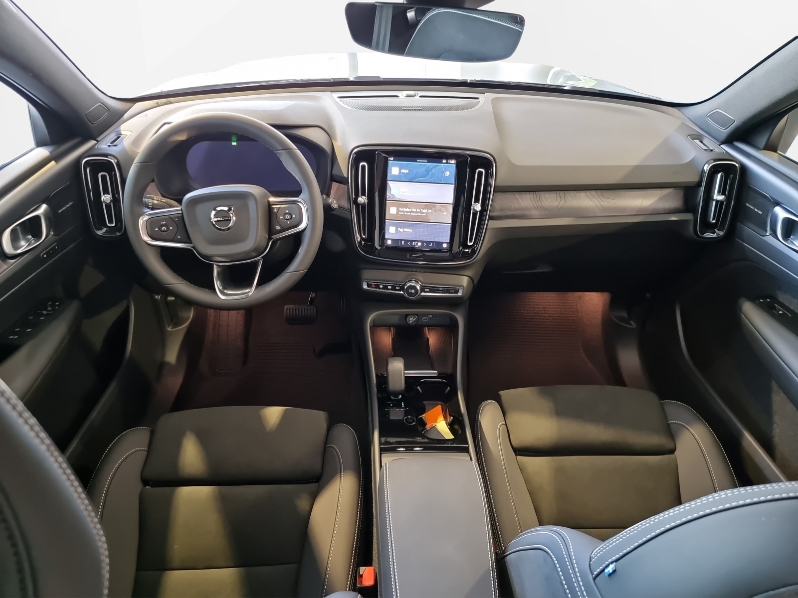 VOLVO EX40 Twin Performance Ultra AWD-image-9