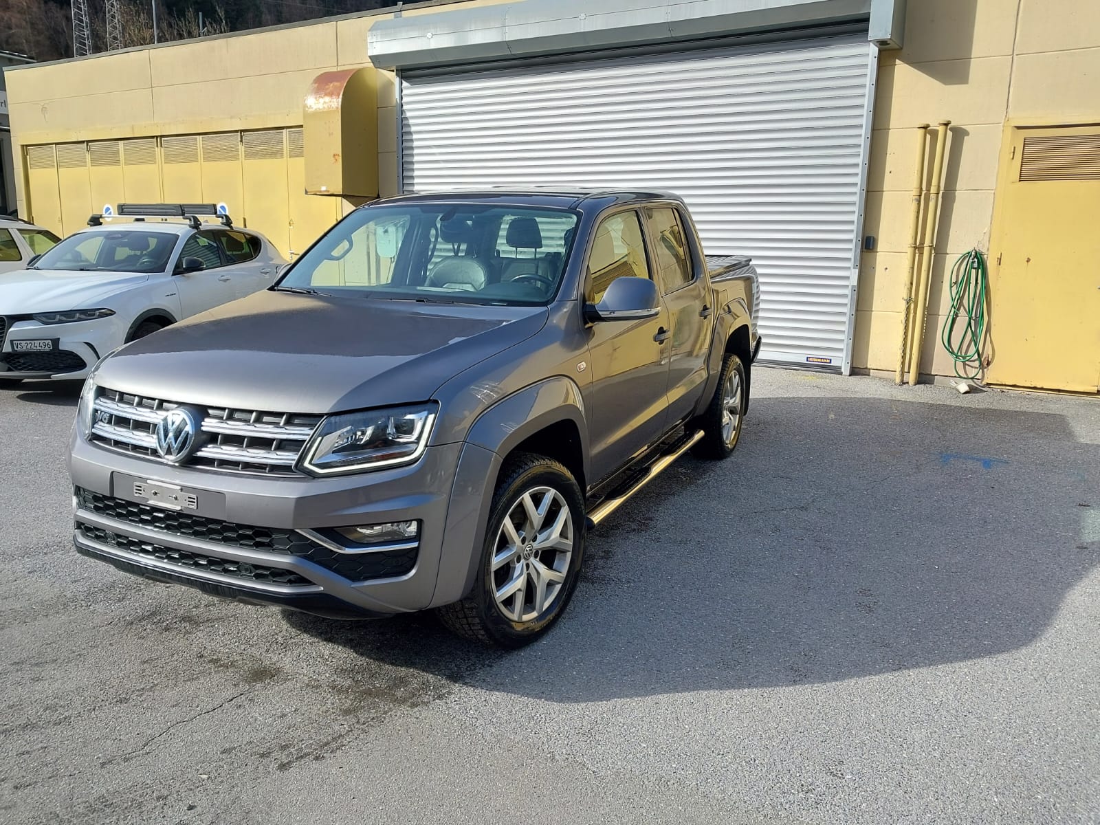 VW Amarok 3.0TDI Crossline 4Motion Automatic-image-1
