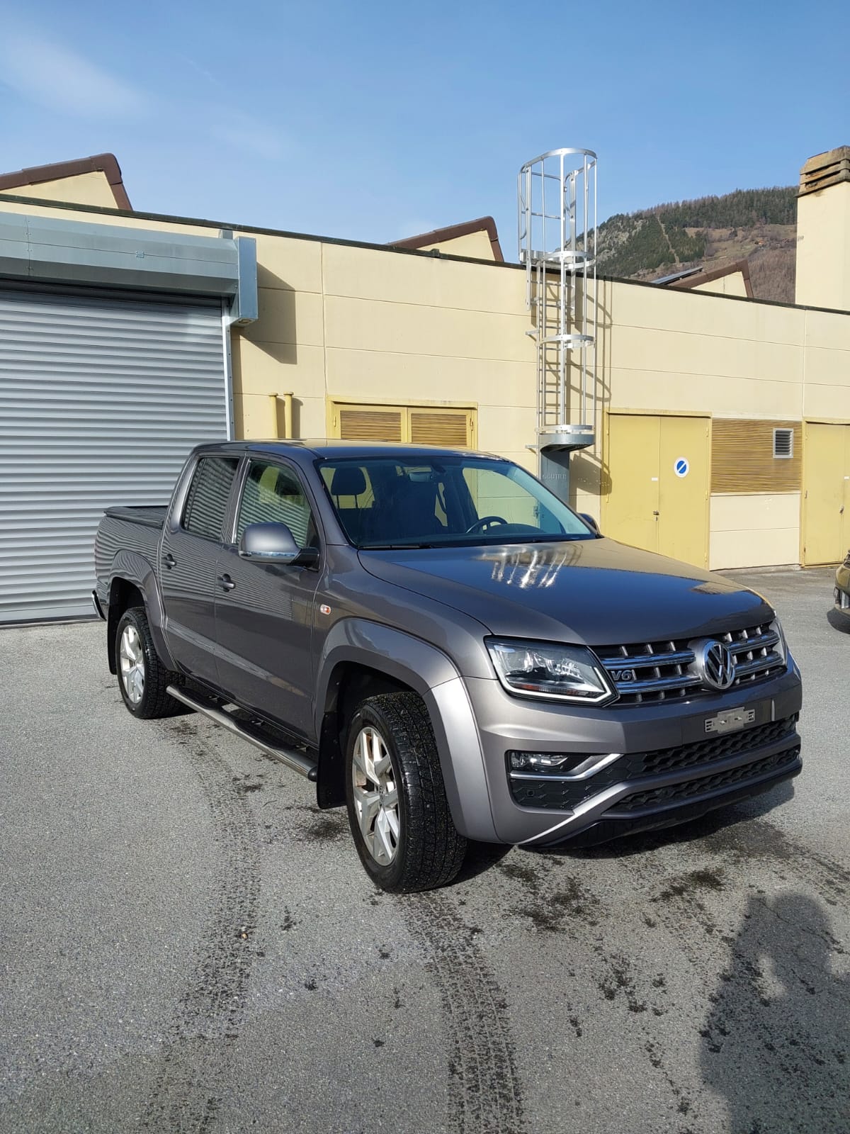 VW Amarok 3.0TDI Crossline 4Motion Automatic-image-0
