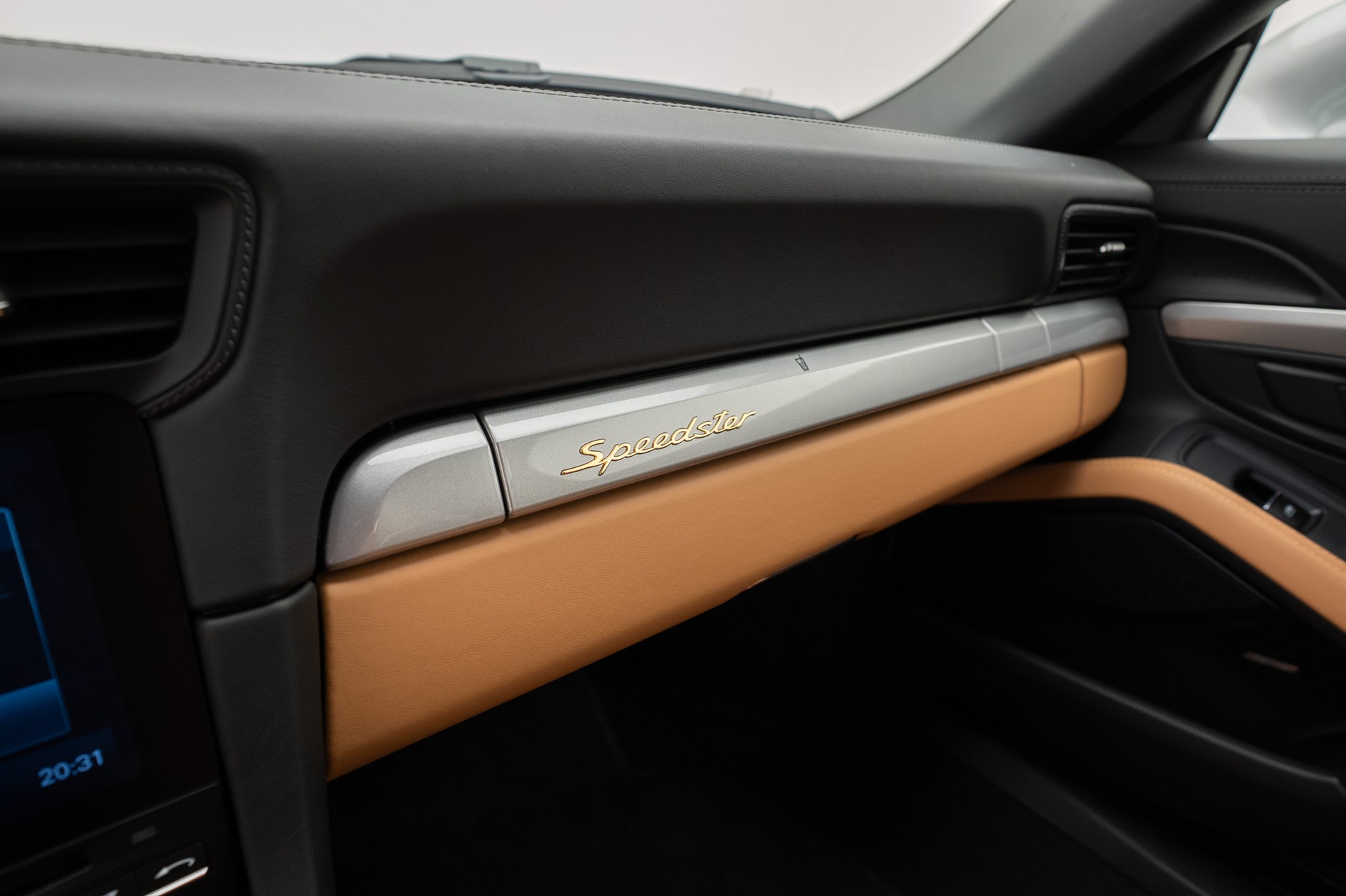 PORSCHE 911 Speedster Heritage-image-8