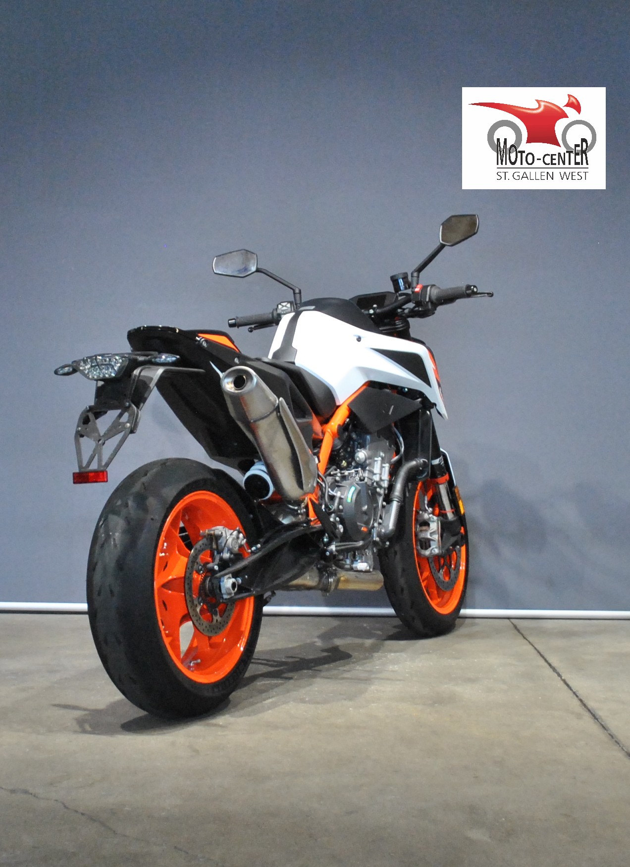 KTM 890 Duke R-image-4