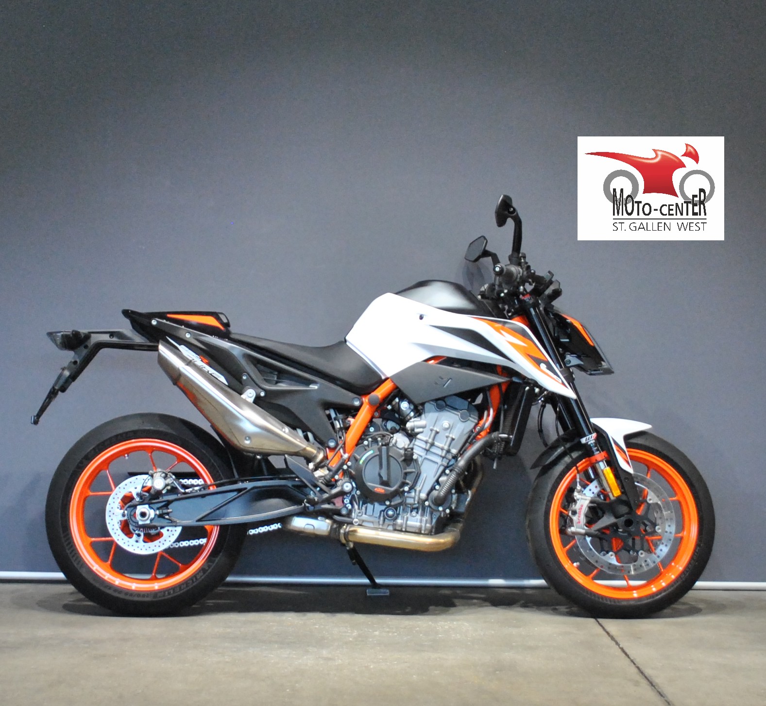 KTM 890 Duke R-showroom-element-1