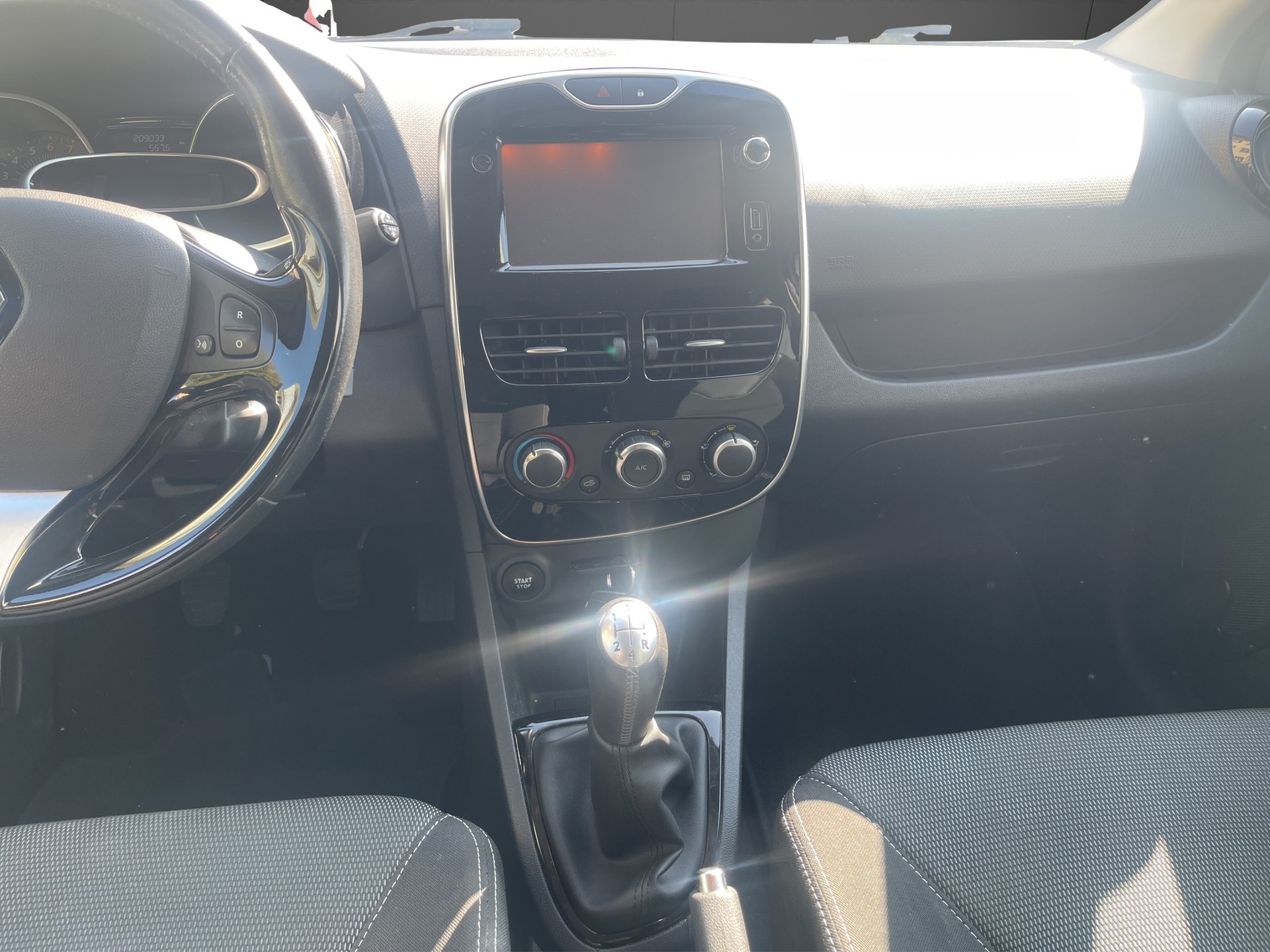RENAULT Clio 1.2 16V Authentique-image-13