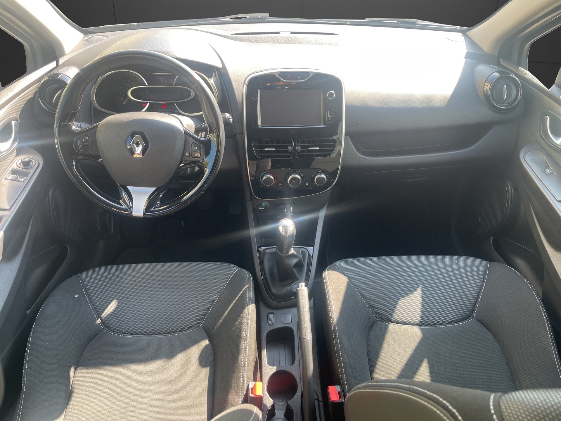 RENAULT Clio 1.2 16V Authentique-image-8