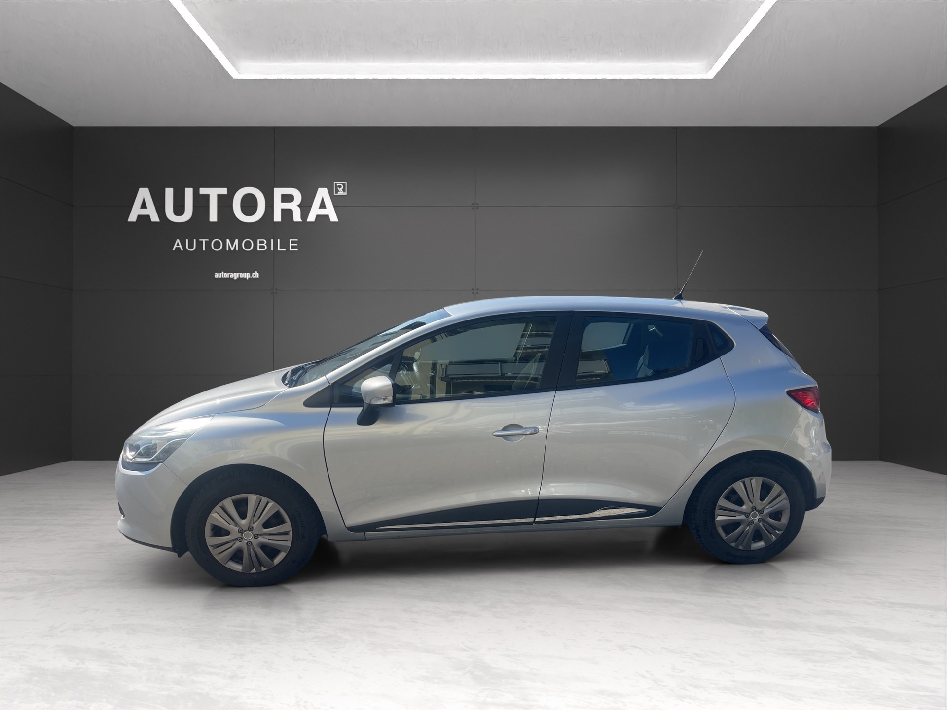 RENAULT Clio 1.2 16V Authentique-image-3