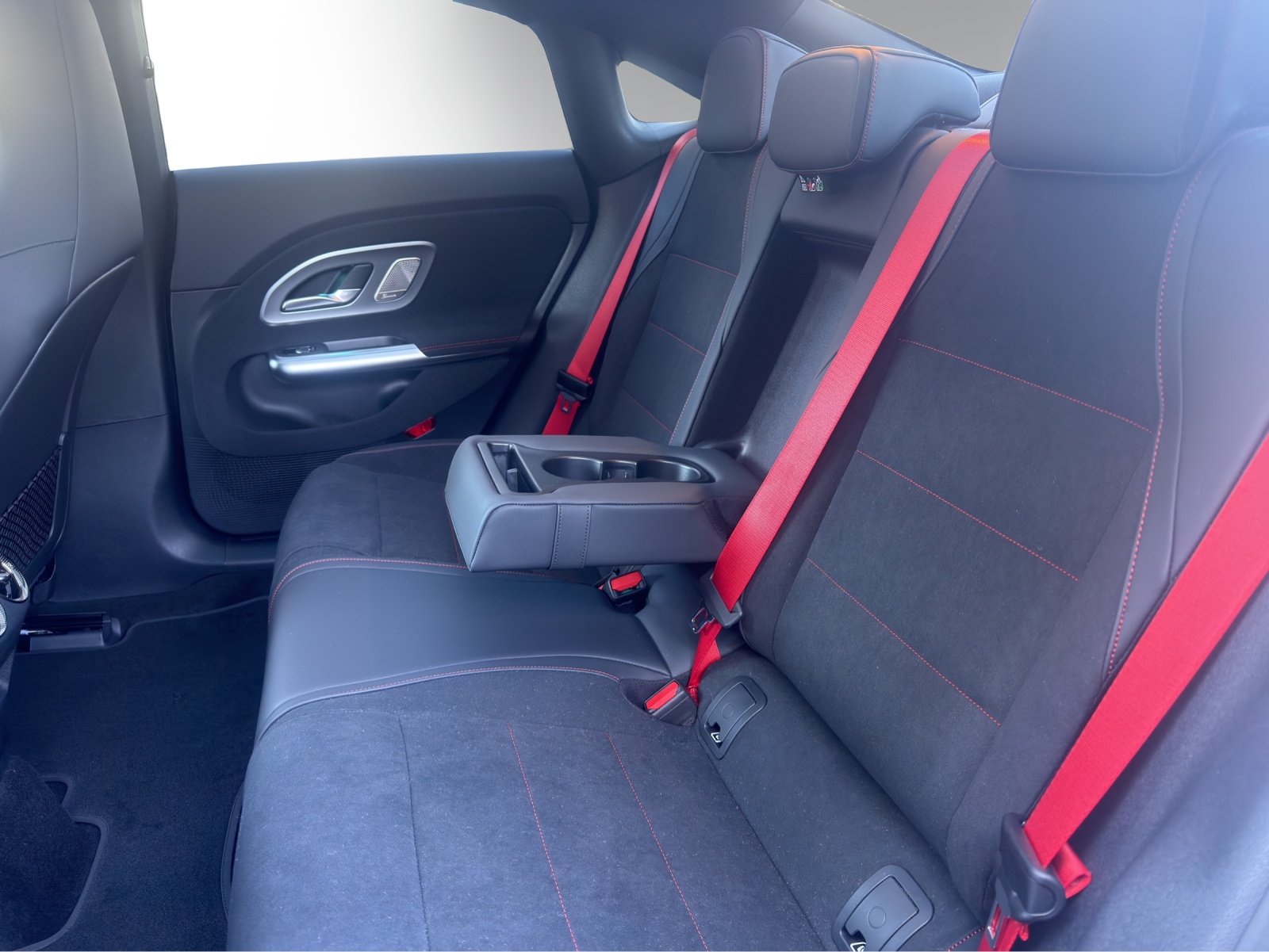 Image MERCEDES-BENZ CLA-350 CLA 350 4 Matic 85 kWh EQ