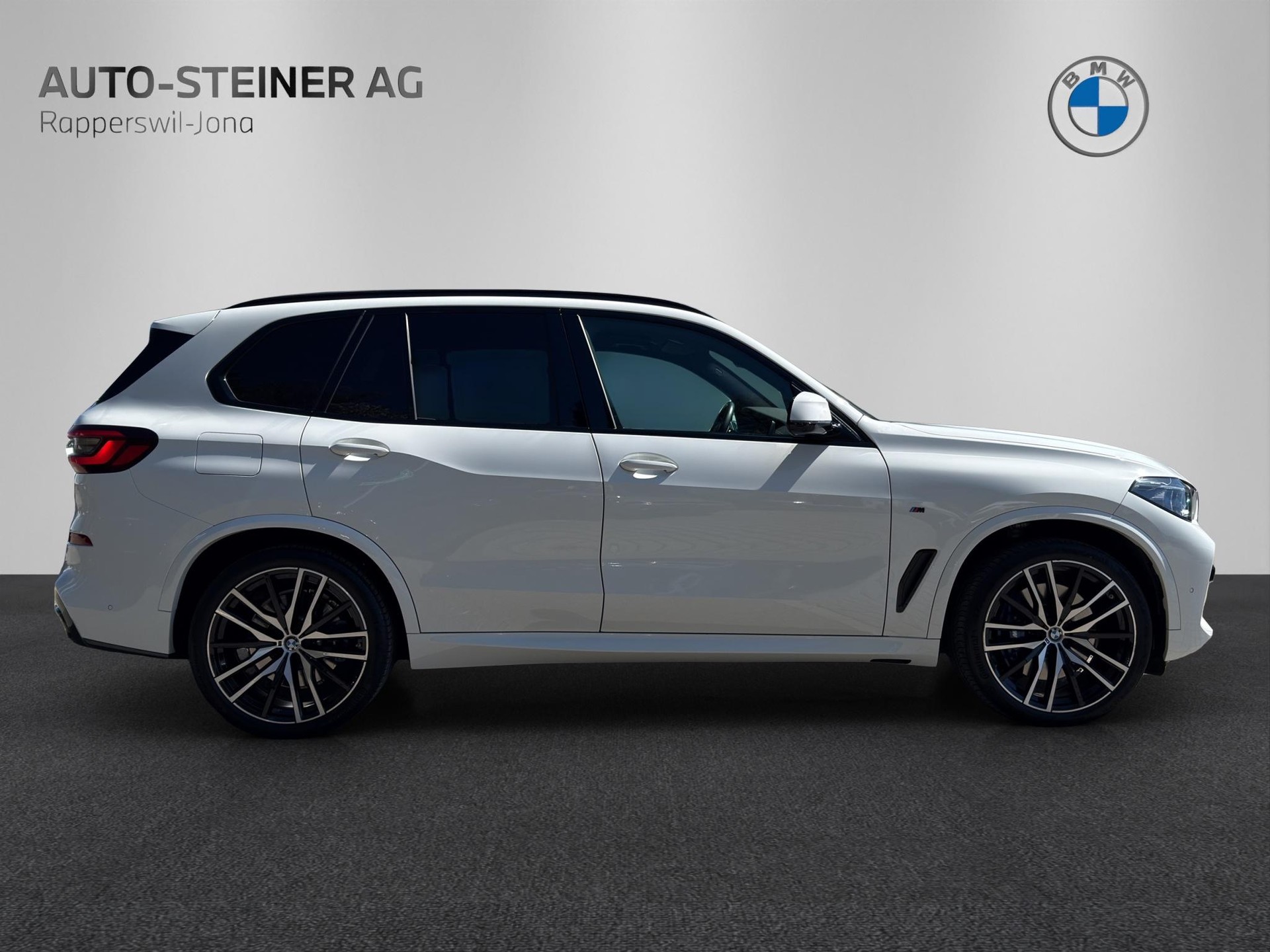 BMW X5 M50i xDrive-image-5