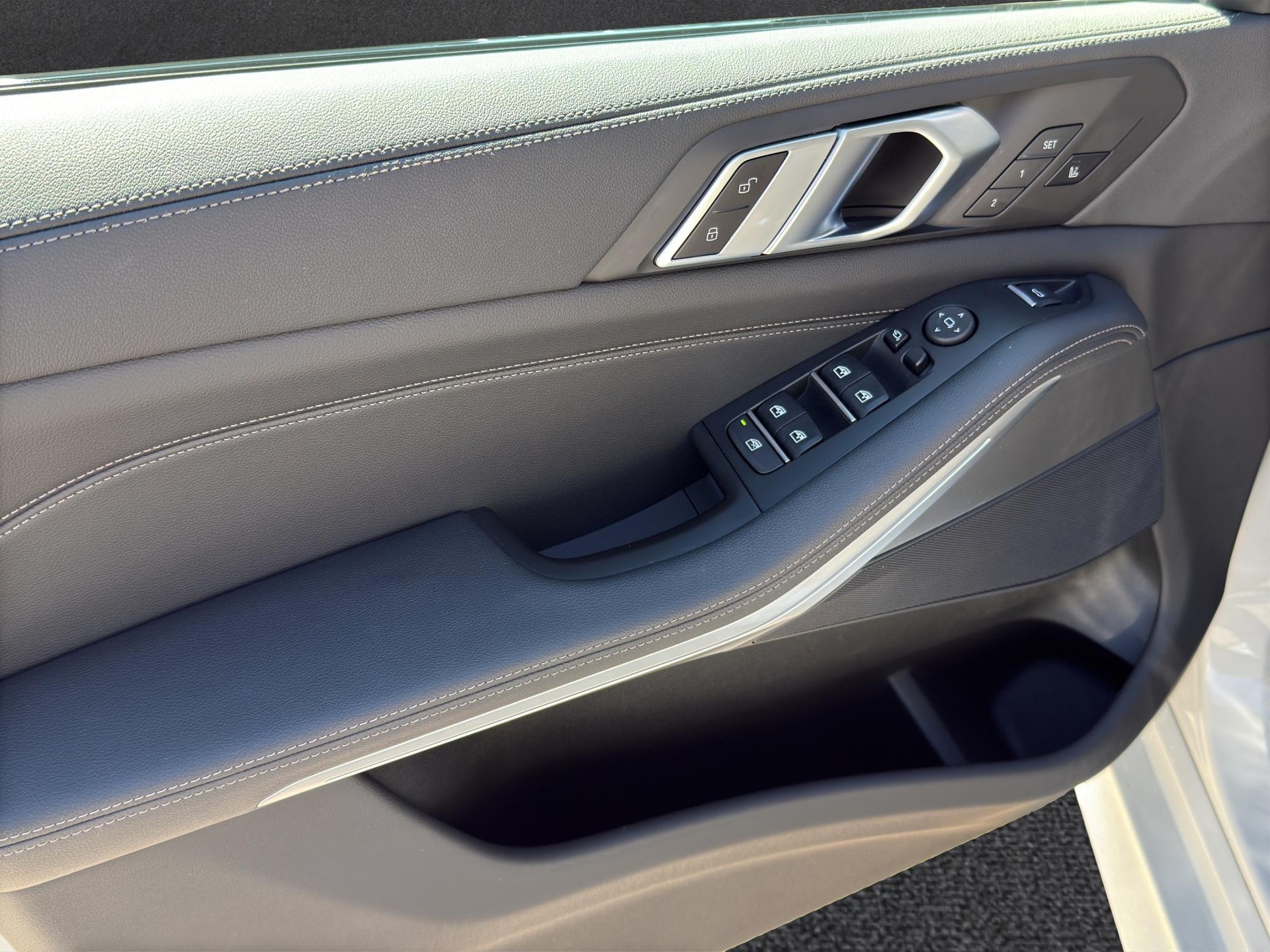 BMW X5 M50i xDrive-image-9