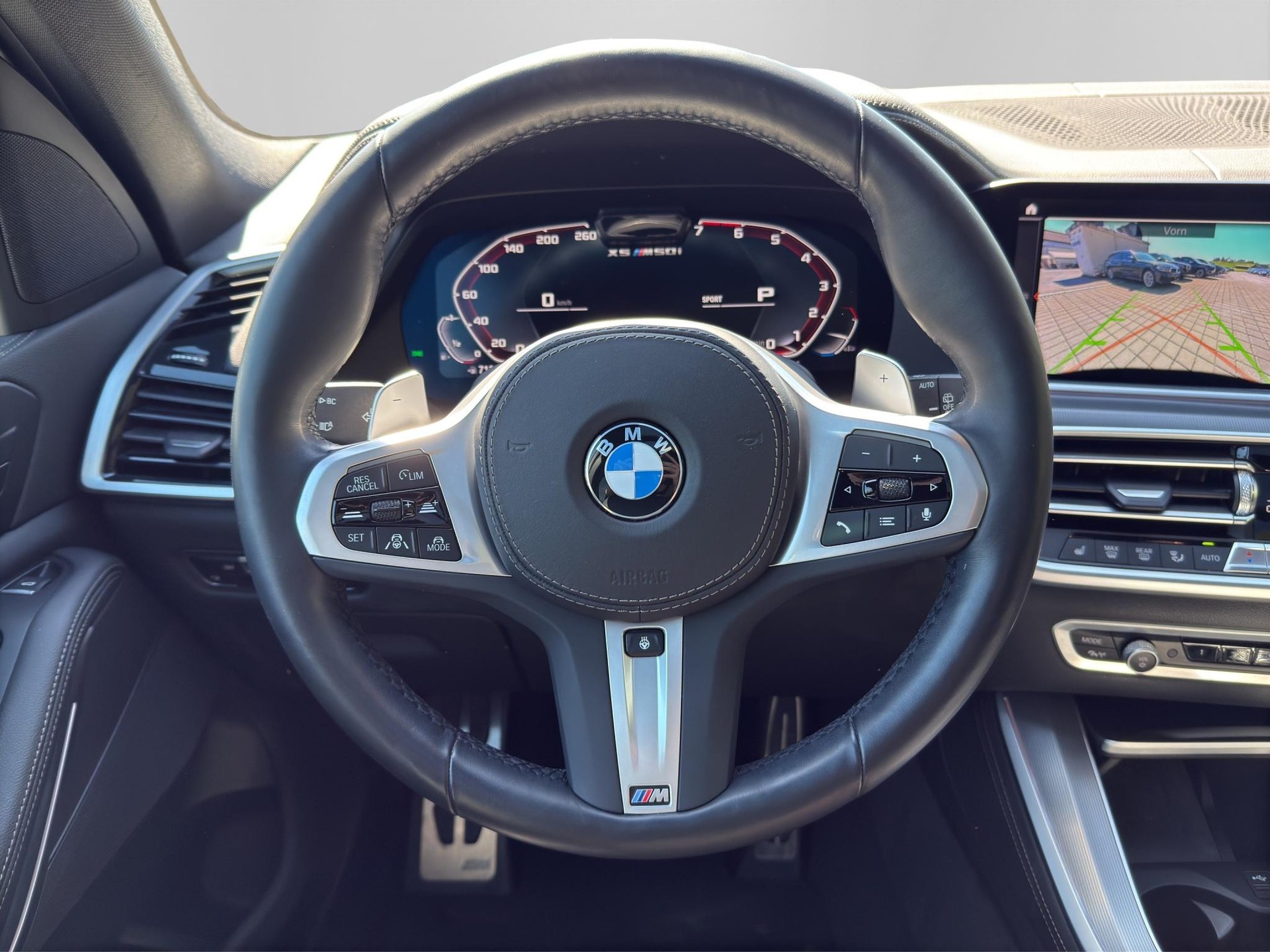 BMW X5 M50i xDrive-image-10